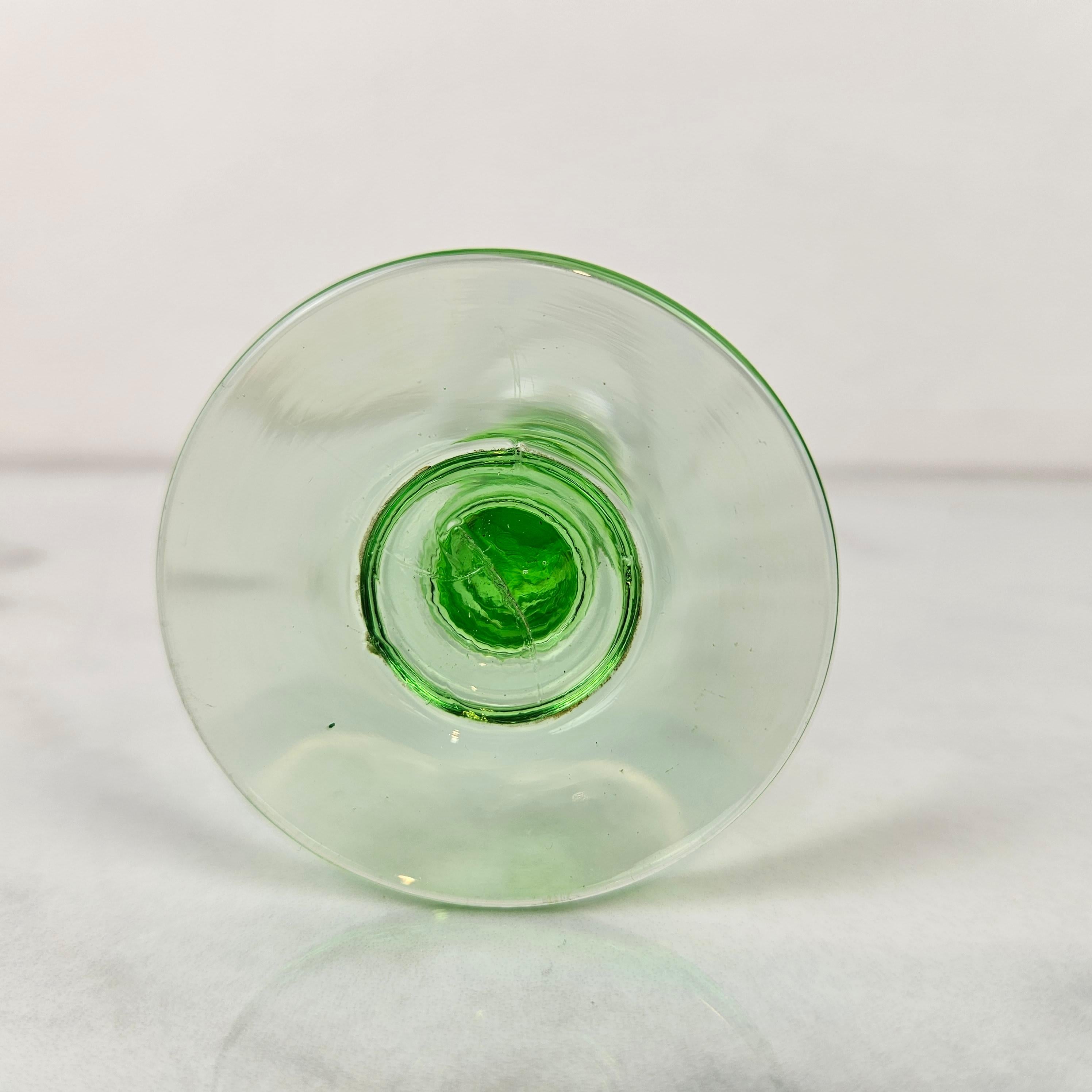 Set of 3 Antique “Blé d’Or” Engraved Jenever Glasses with Twisted Stem, 1900's For Sale 2