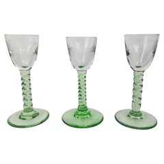 Set of 3 Antique “Blé d’Or” Engraved Jenever Glasses with Twisted Stem, 1900's