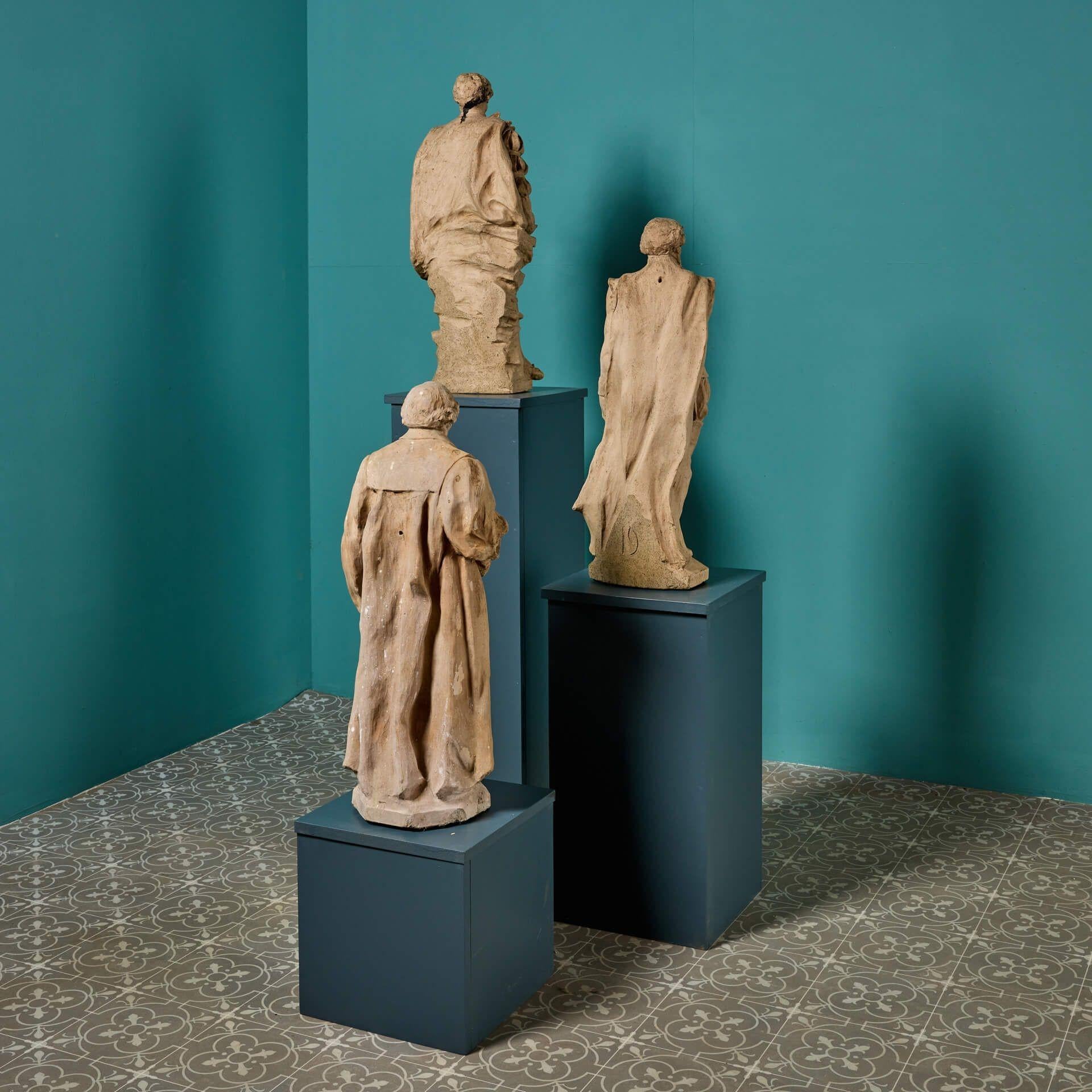 Set von 3 antiken englischen Statuen aus Buff-Terrakotta in Buff-Optik im Angebot 2