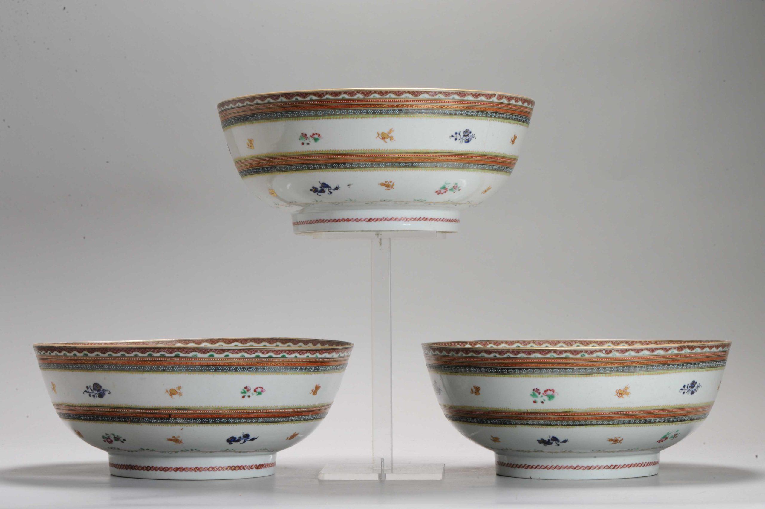Chinois Ensemble de 3 bols anciens en porcelaine chinoise islamique Qianlong/ Jiaqing datant d'environ 1780-1800 en vente