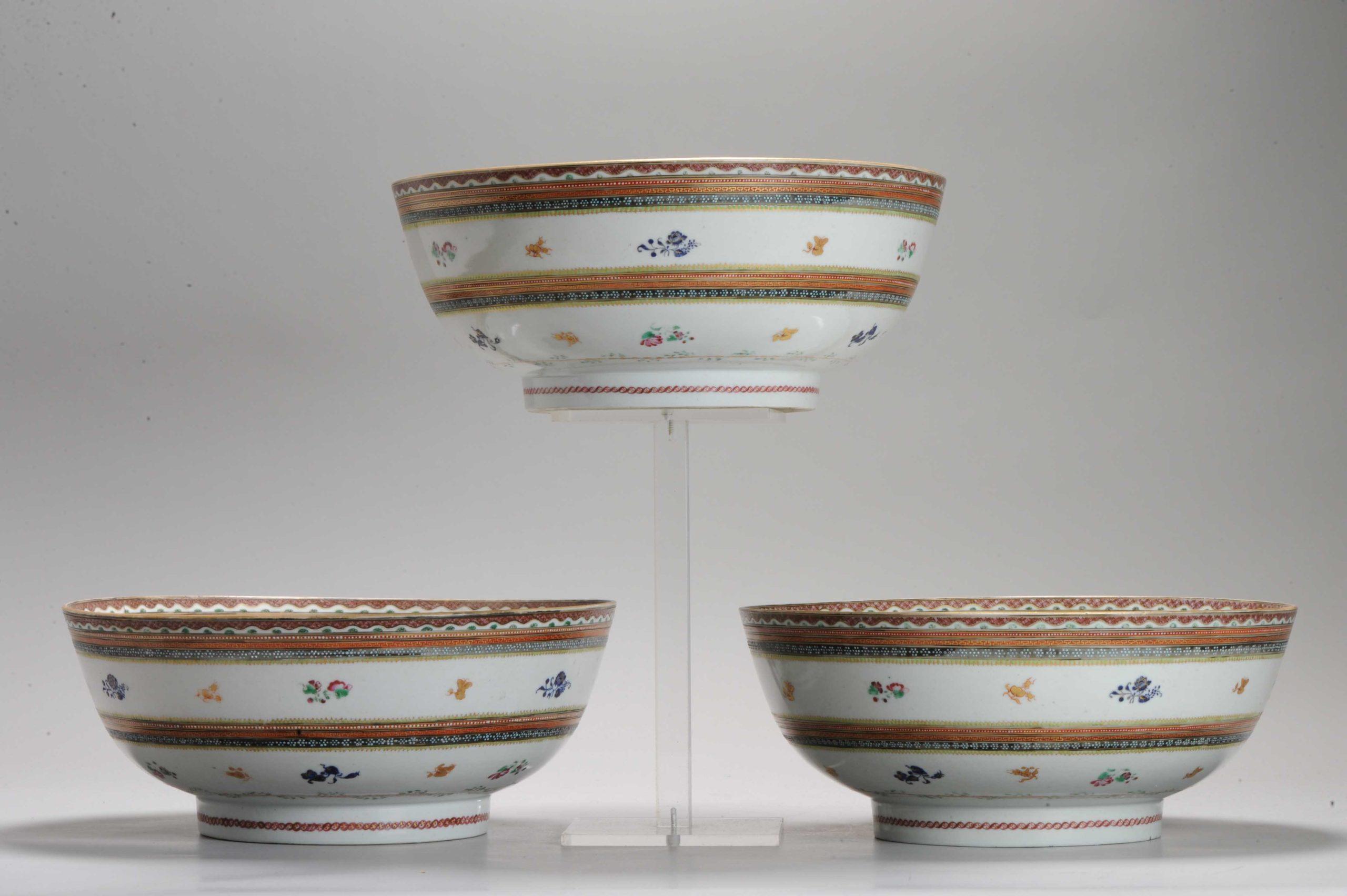 Porcelaine Ensemble de 3 bols anciens en porcelaine chinoise islamique Qianlong/ Jiaqing datant d'environ 1780-1800 en vente