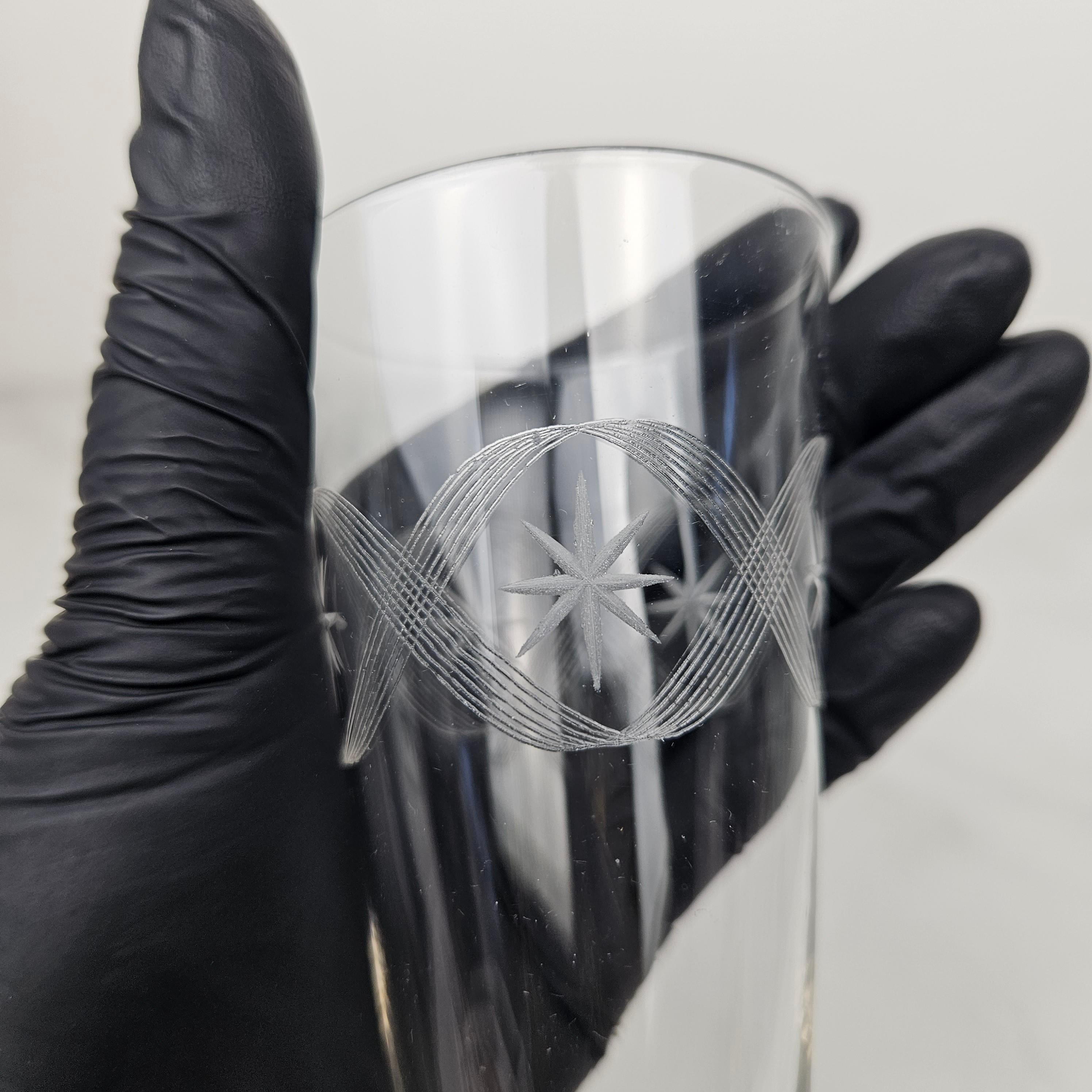 Fin du XIXe siècle Ensemble de 3 flûtes à champagne anciennes avec motif étoilé gravé, vers 1890 en vente