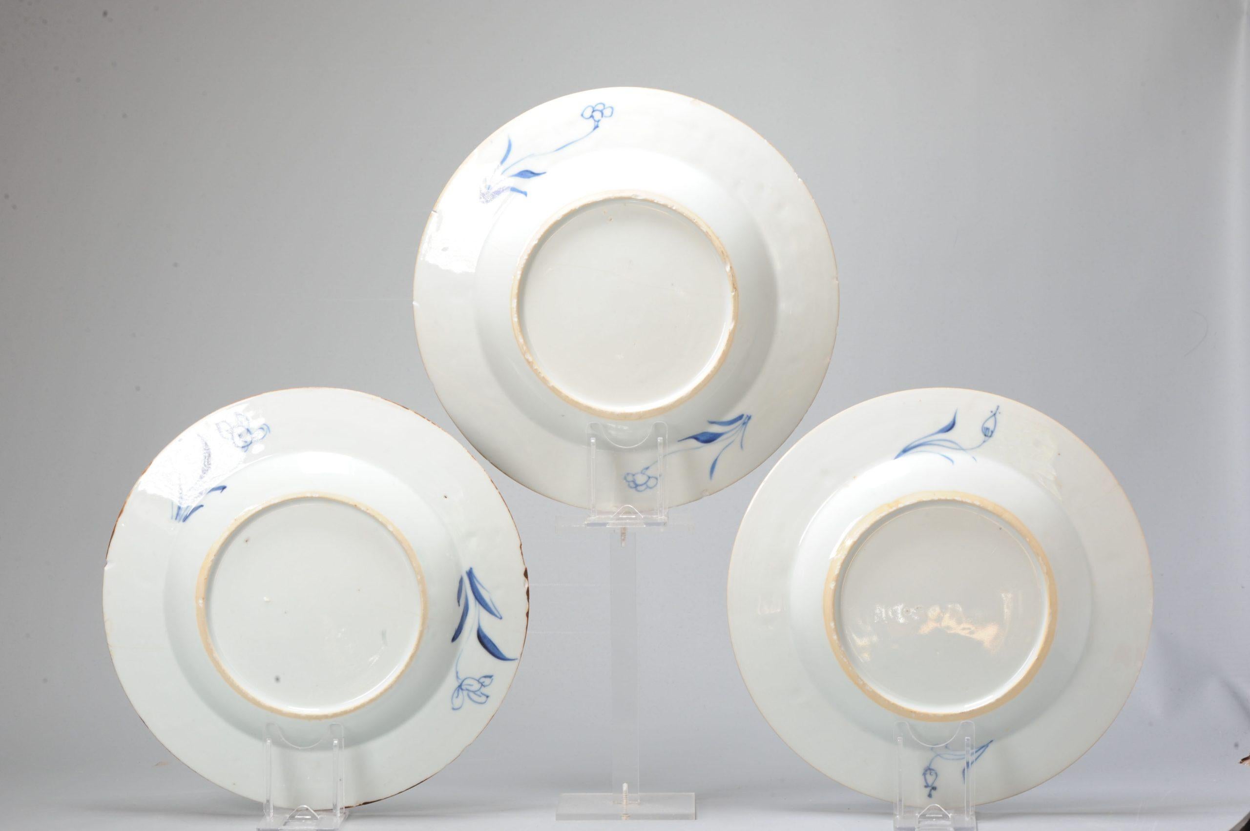 Set of 3 Antique Chinese Porcelain Blue White Dinner Plates, 18th C In Good Condition For Sale In Amsterdam, Noord Holland