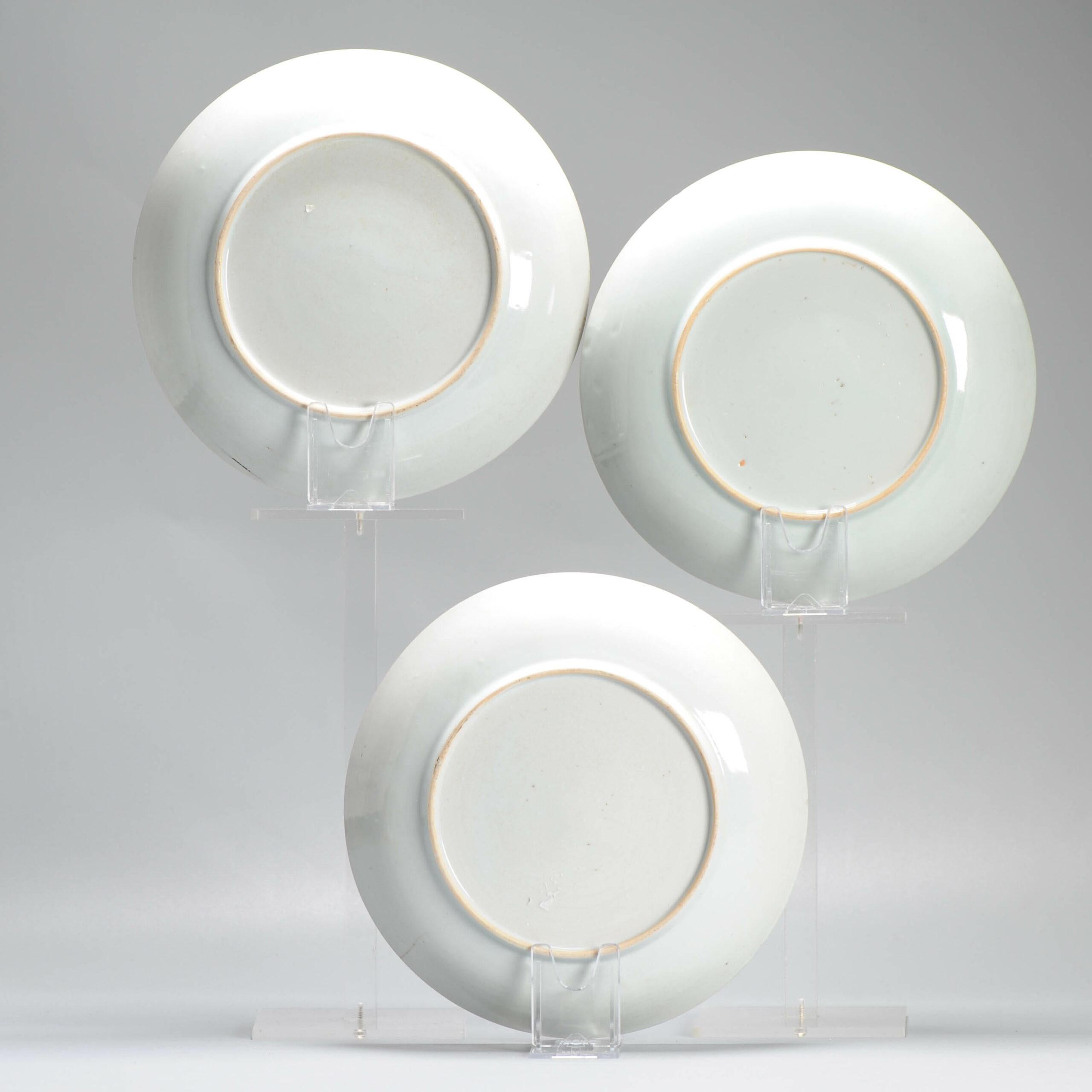 Juego de 3 Platos Antiguos de Porcelana China QIanlong Azul y Blanca, Siglo XVIII Asiático en venta