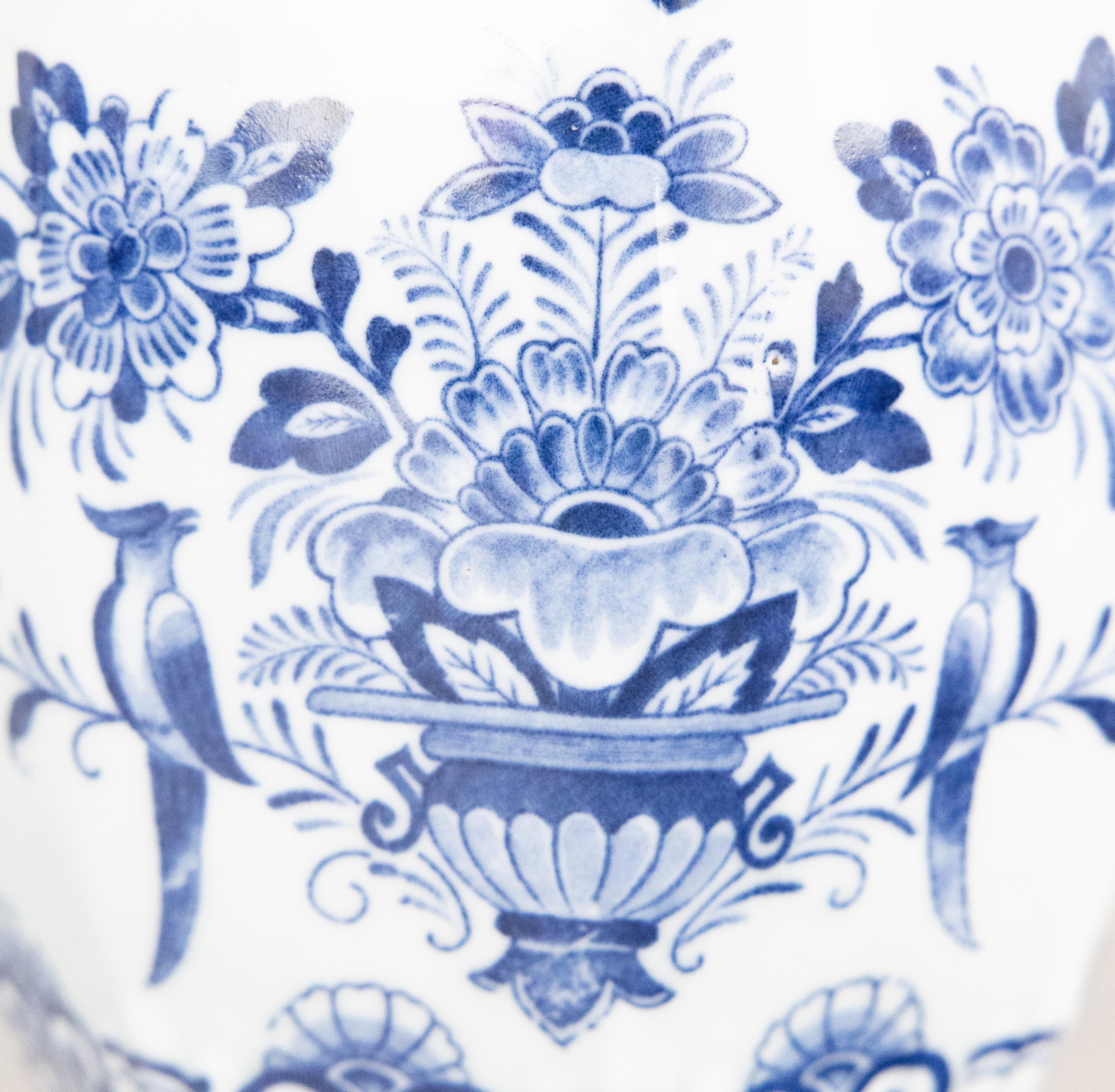 Faïence de Delft Ensemble de 3 vases hollandais anciens à garniture florale de Delft en vente