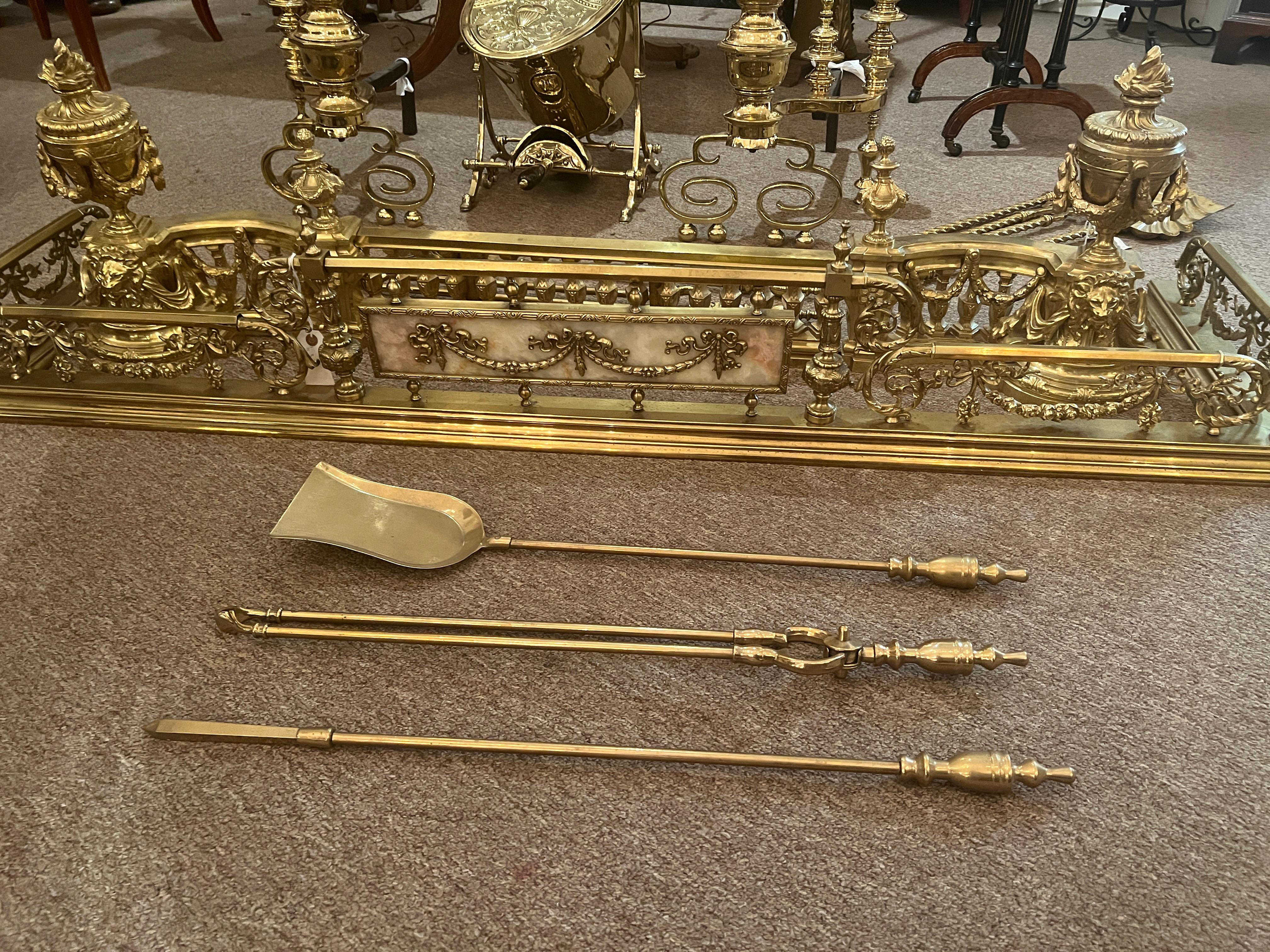Set di 3 antichi strumenti da fuoco inglesi in ottone, circa 1890. in vendita 1