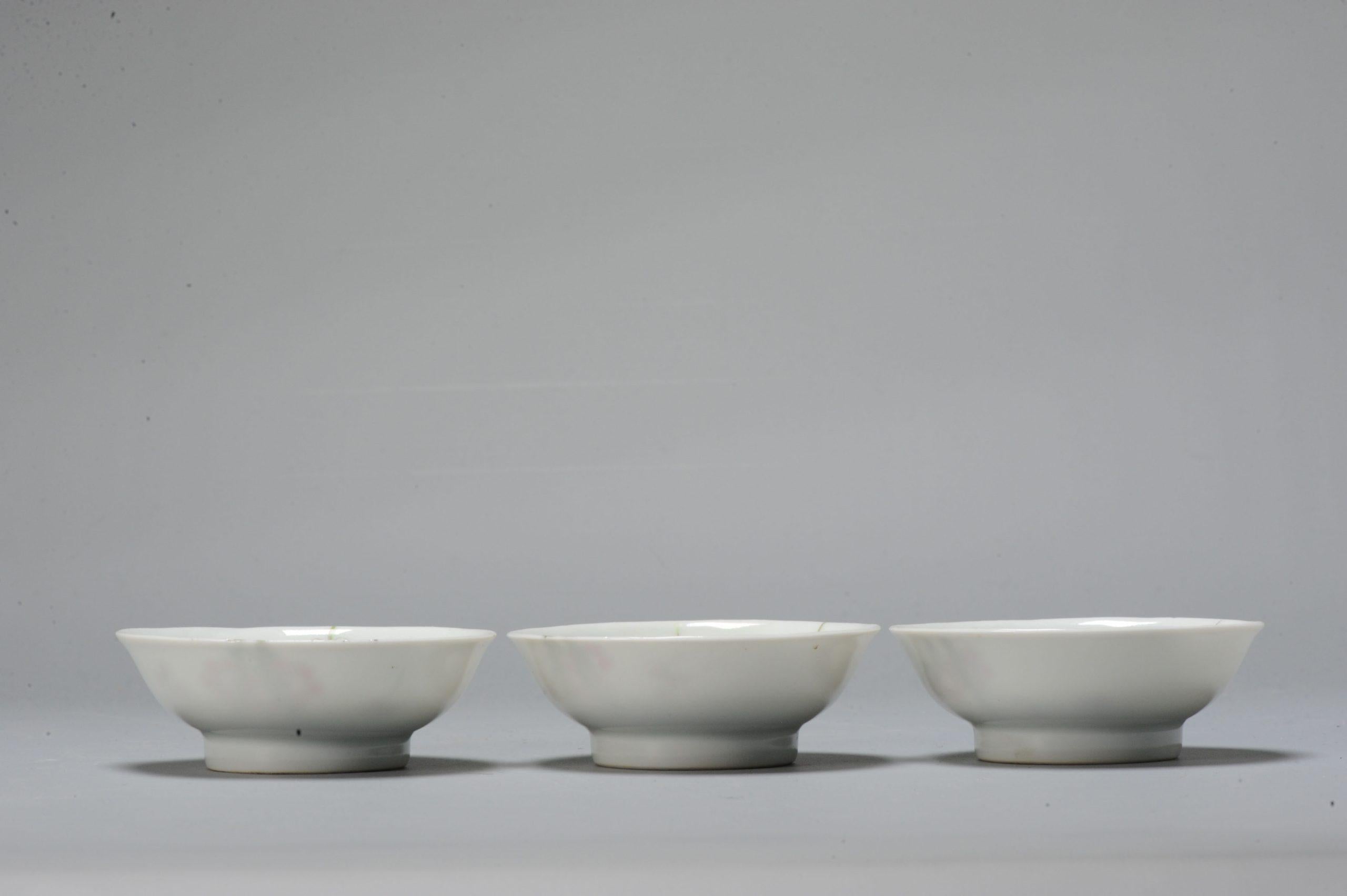 Faboulous japanese porcelain shallow bowls.

Stamp mark at the base.

Additional information:
Material: Porcelain & Pottery
Type: Bowls
Japanese Style: Other
Region of Origin: Japan
Period: 19th century, 20th century Meiji Periode (1867-1912), Showa