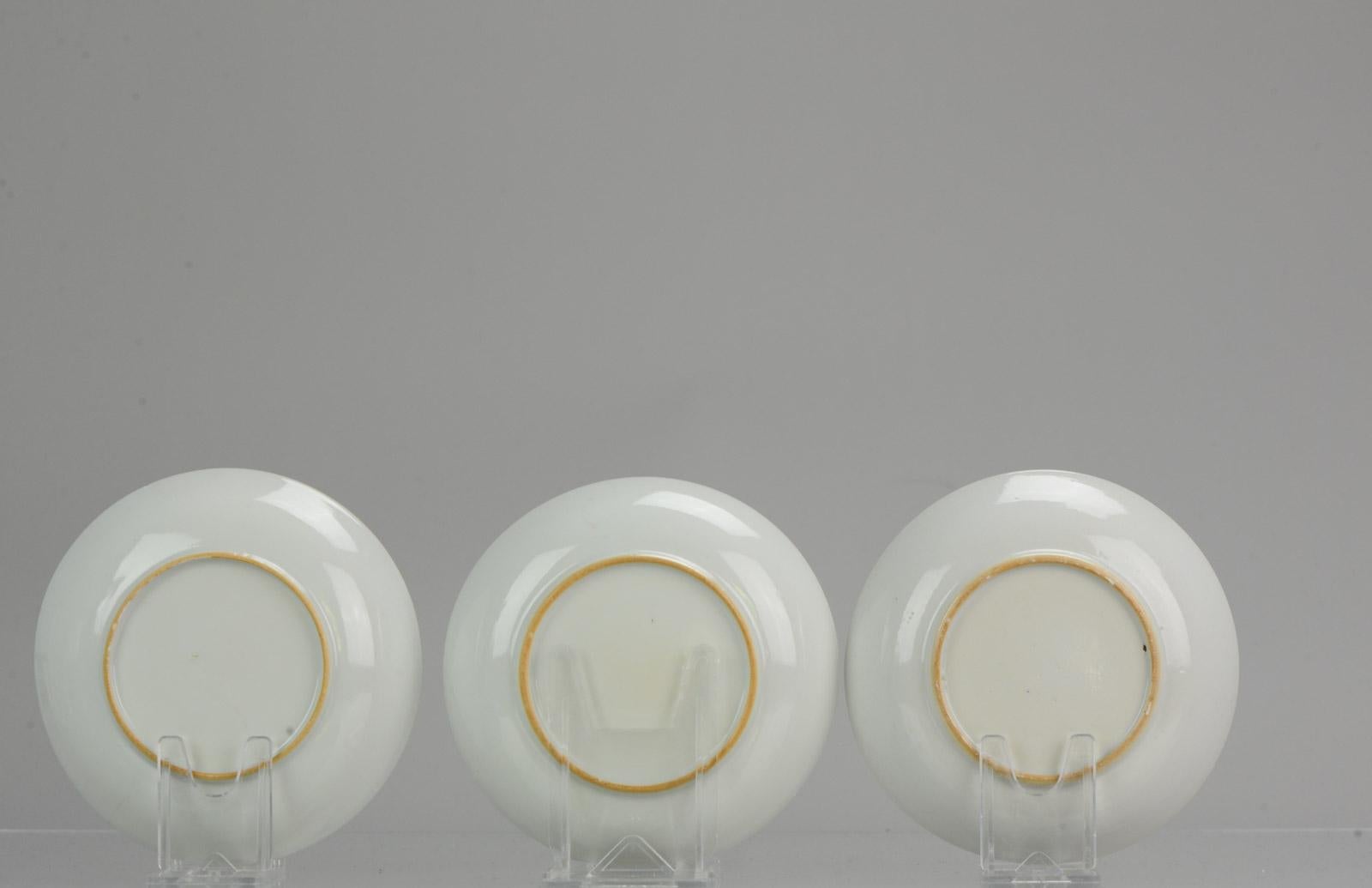 18th Century and Earlier Set of 3 Antique Jiaqing or Qianlong Dishes Qing Chinese Porcelain, 18th Century For Sale