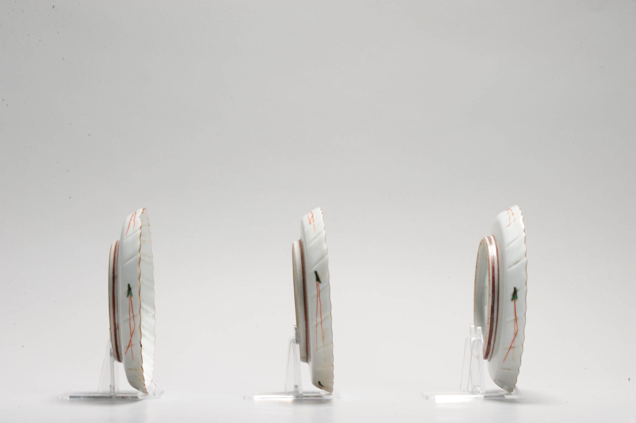 Set of 3 Antique Kutani Edo Period Japanese Porcelain Dishes, Japan, 18/19th C. In Good Condition For Sale In Amsterdam, Noord Holland