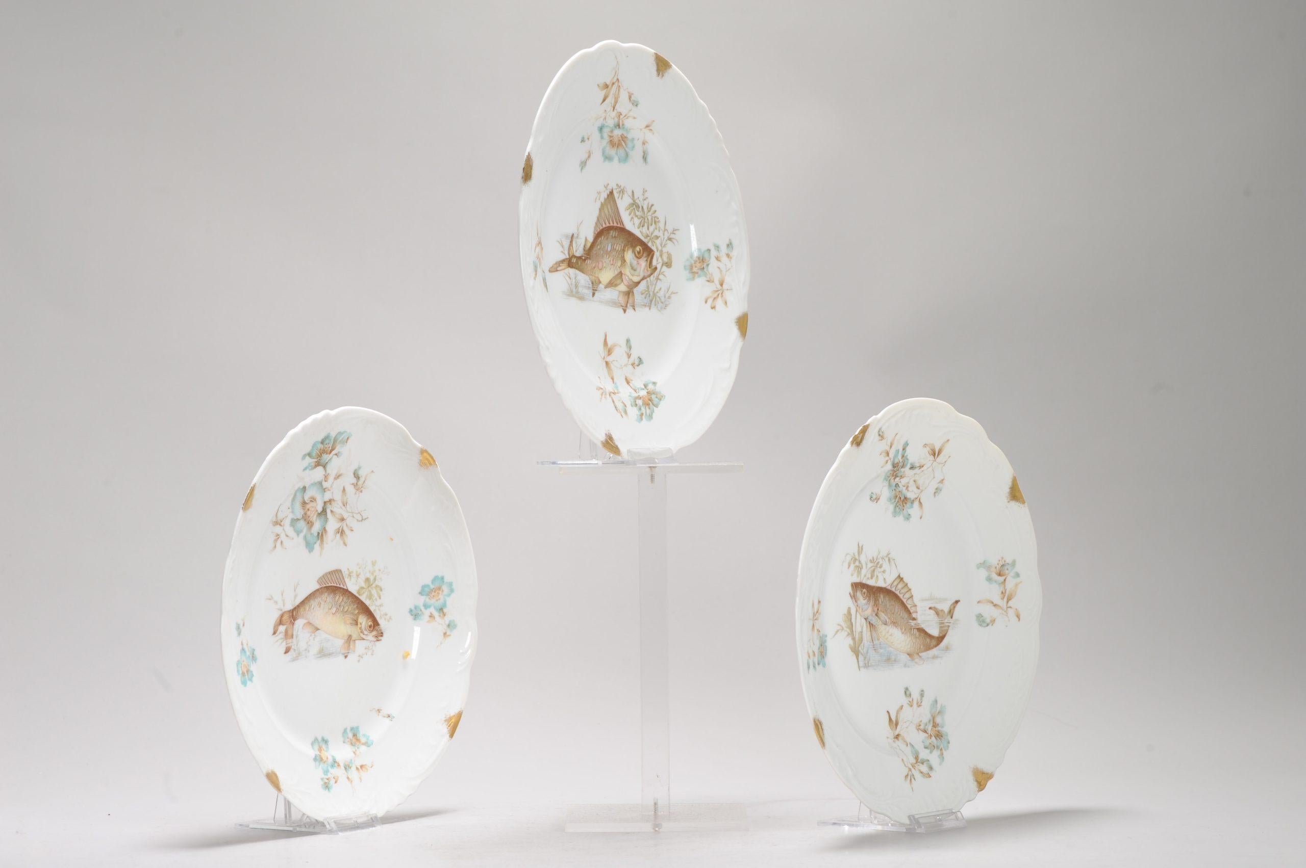Very nice antique regout dishes.

Additional information:
Material: Porcelain & Pottery
Region of Origin: Europe
Period: 20th century
Decoration Type / Colour: Blue & White
Condition: Good
Dimensions: 22.3 cm