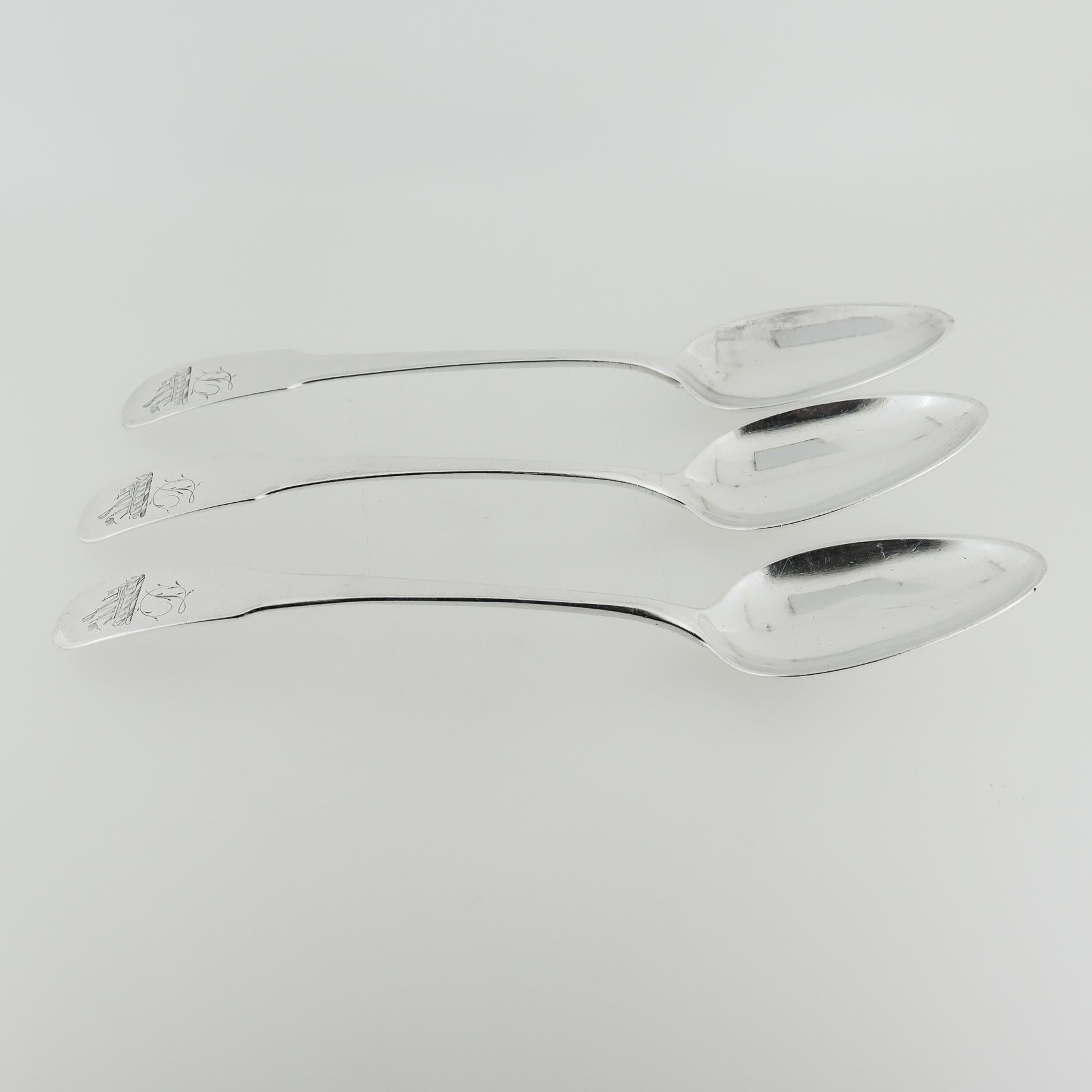 Juego de 3 cucharillas antiguas Robert Wilson American Coin de plata con barcos altos en Bueno estado para la venta en Philadelphia, PA