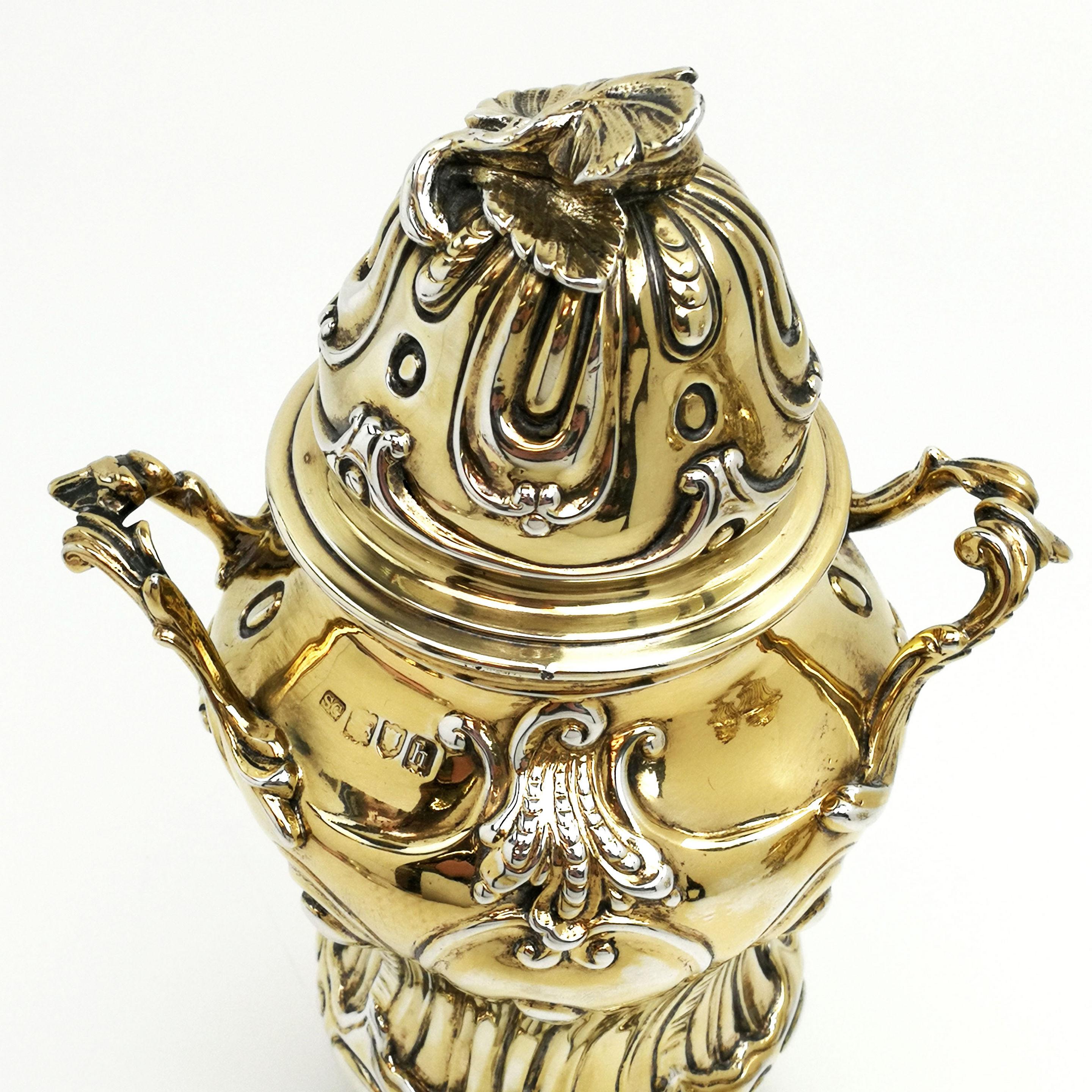 Set von 3 antiken, vergoldeten Teedosen aus Silber 1903-1906 Boxen (19. Jahrhundert) im Angebot
