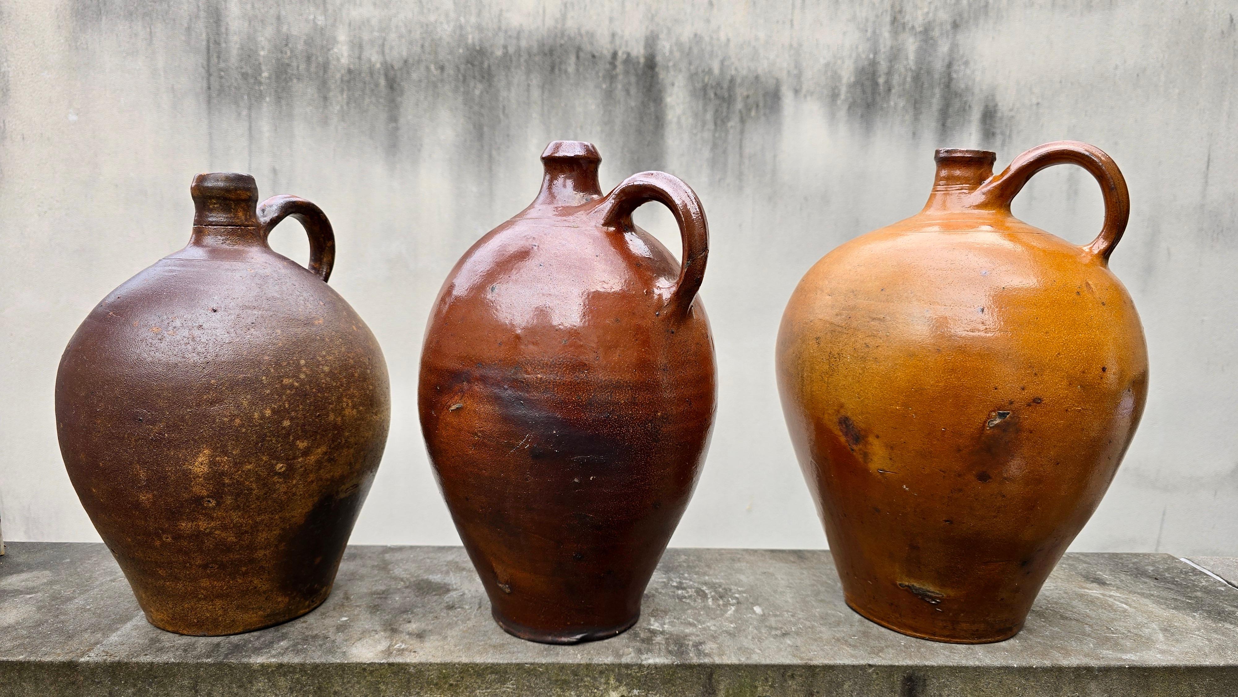 Ensemble de 3 jarres anciennes en grès d'Allemagne du Sud - 19e siècle, fabrication artisanale en vente 2
