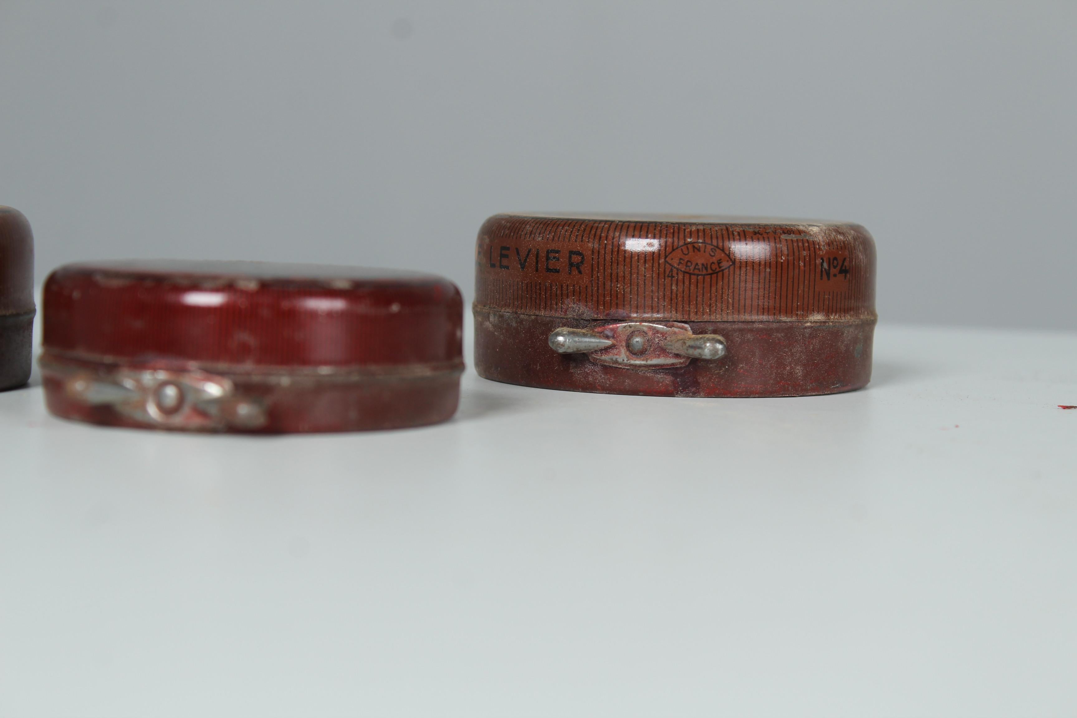 Ensemble de 3 boîtes en étain anciennes de France, Shoe Polish, Art Déco, 1930, Cygne Noir Bon état - En vente à Greven, DE