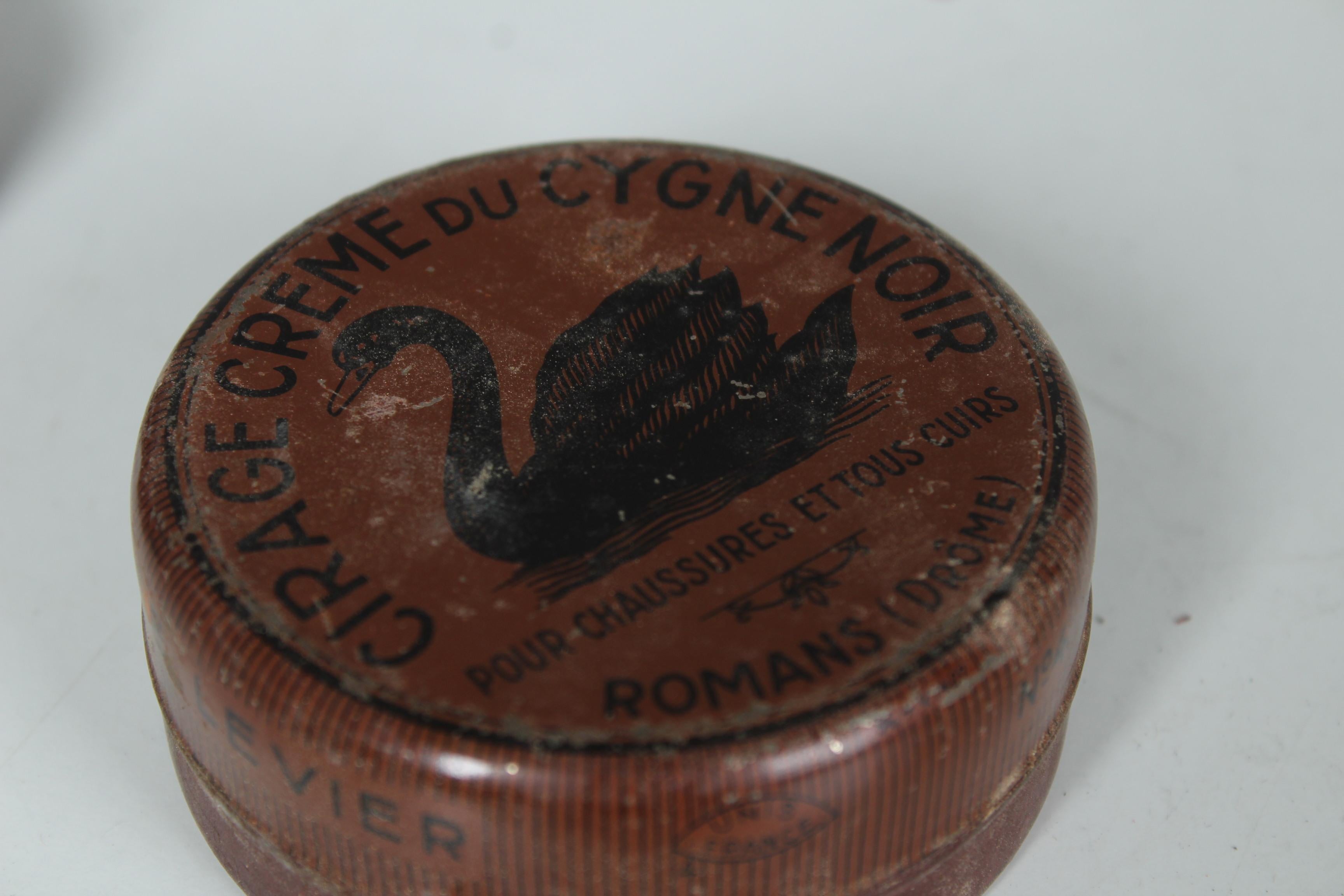 Étain Ensemble de 3 boîtes en étain anciennes de France, Shoe Polish, Art Déco, 1930, Cygne Noir en vente