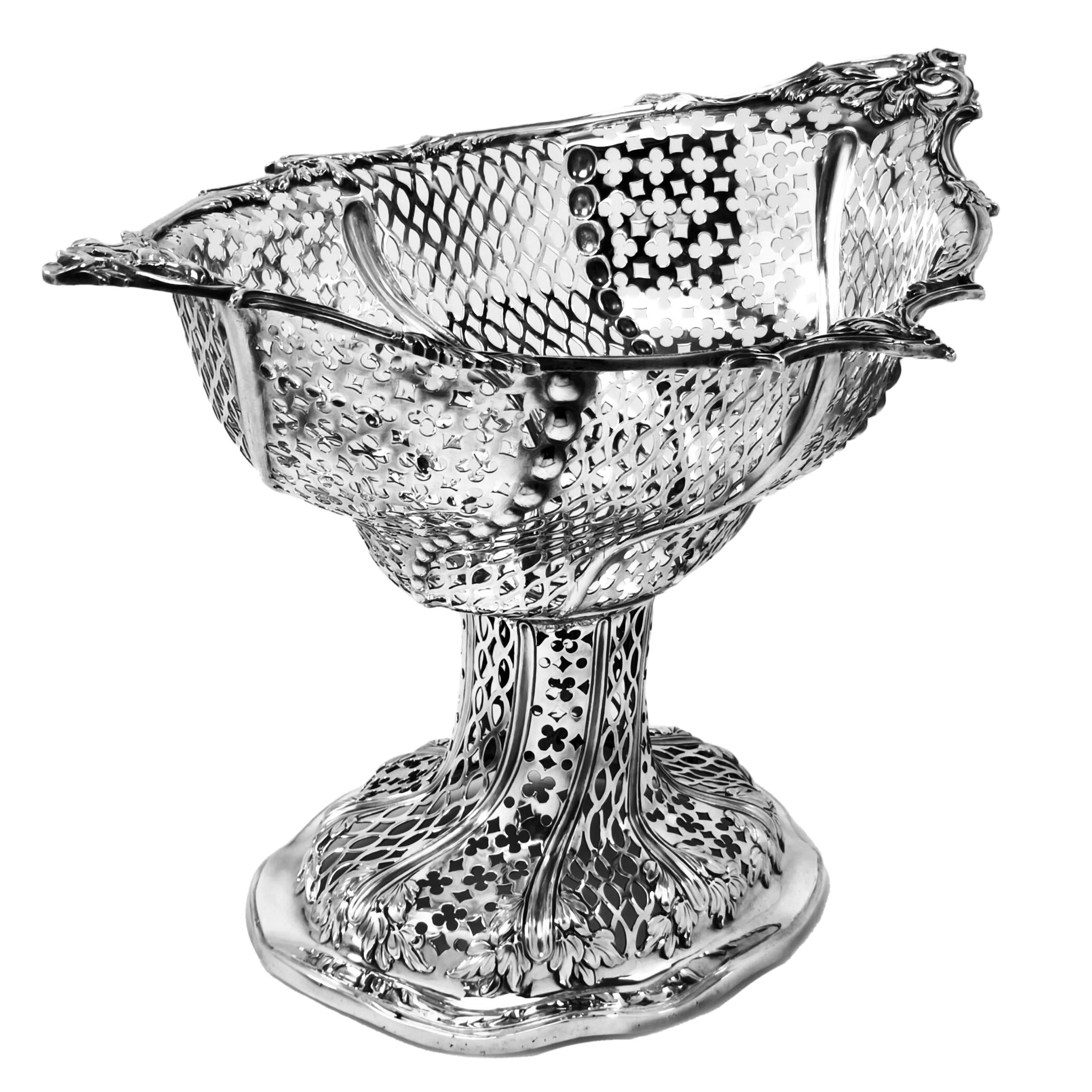 Sterling Silver Set of 3 Antique Victorian Silver Baskets / Comports London 1862 For Sale