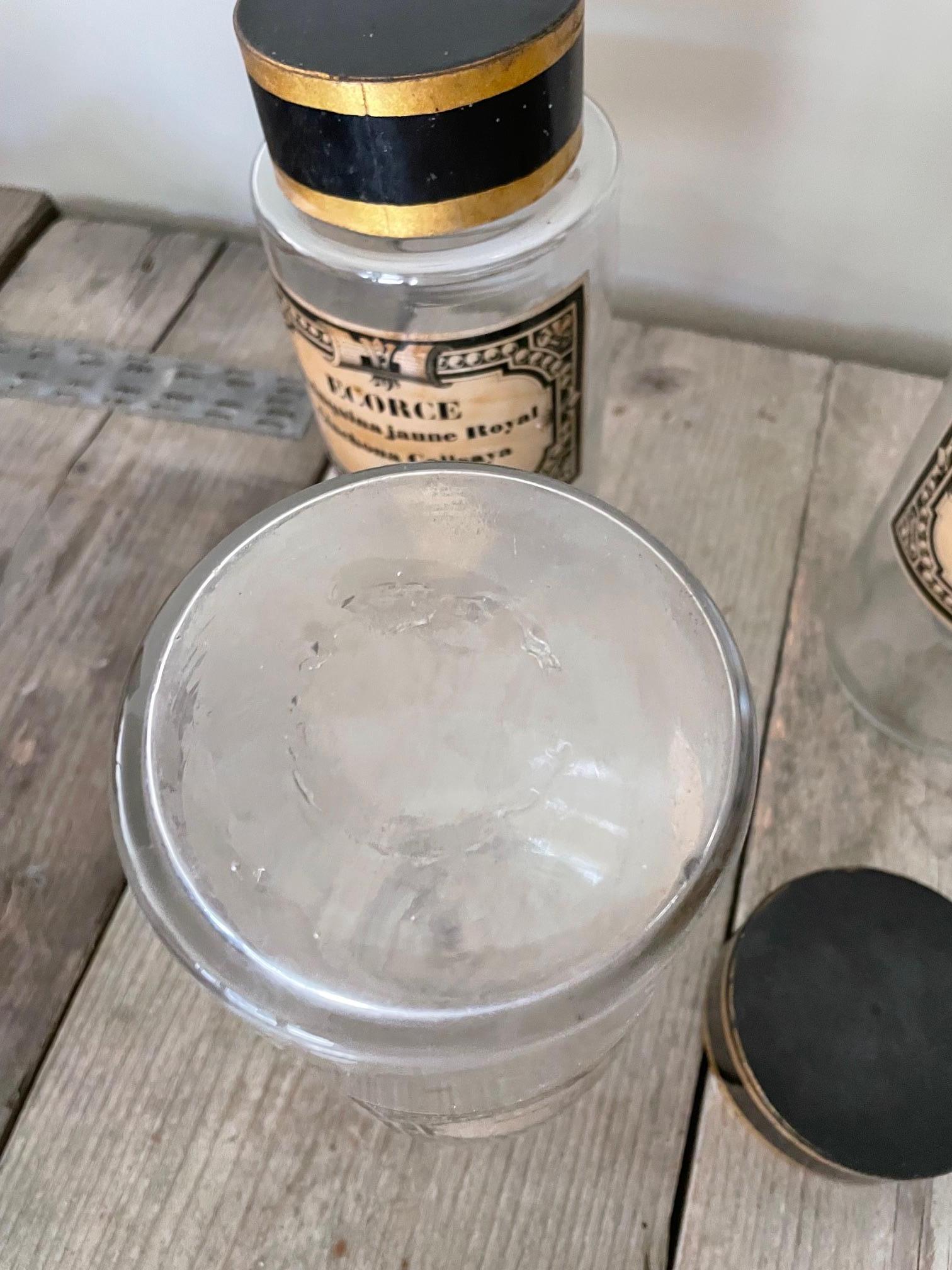 20th Century Set of 3 apothecary jars For Sale