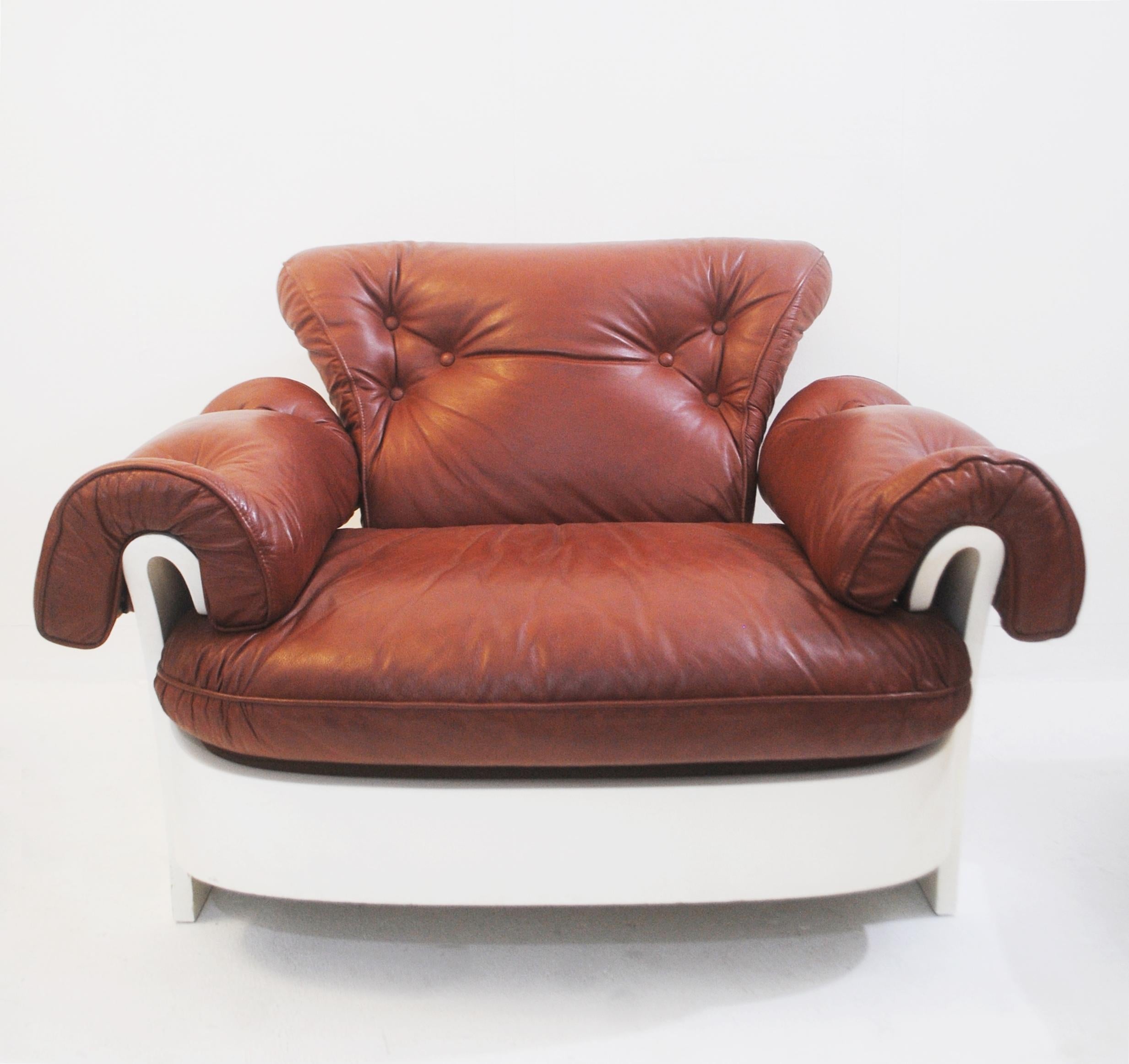 Mid-Century Modern Set of 3 Armchairs in Leather and Lacquered Wood, Italy, circa 1980s For Sale