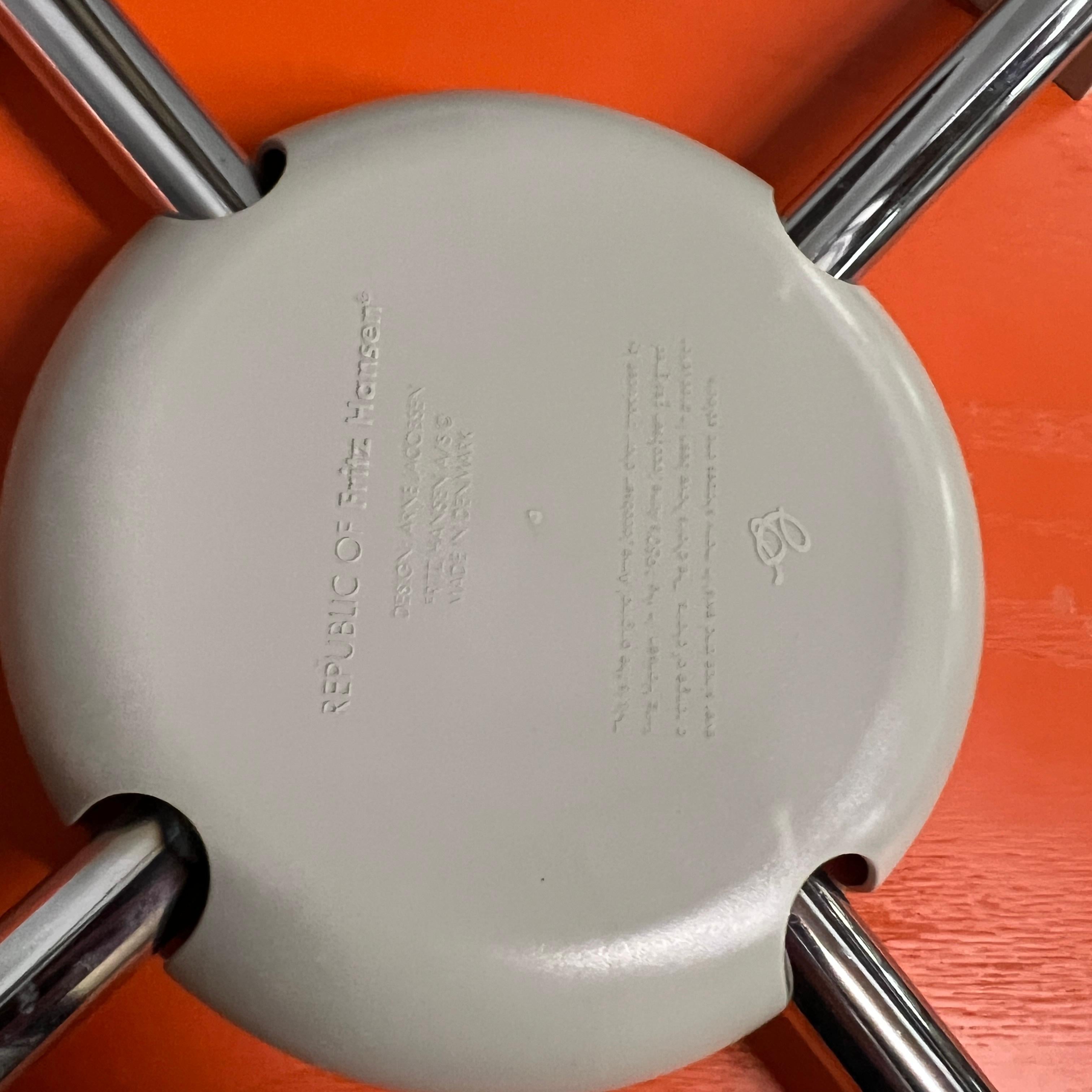 Set of 3 Arne Jacobsen for Fritz Hansen Series 7 Counter Stools in Orange 4