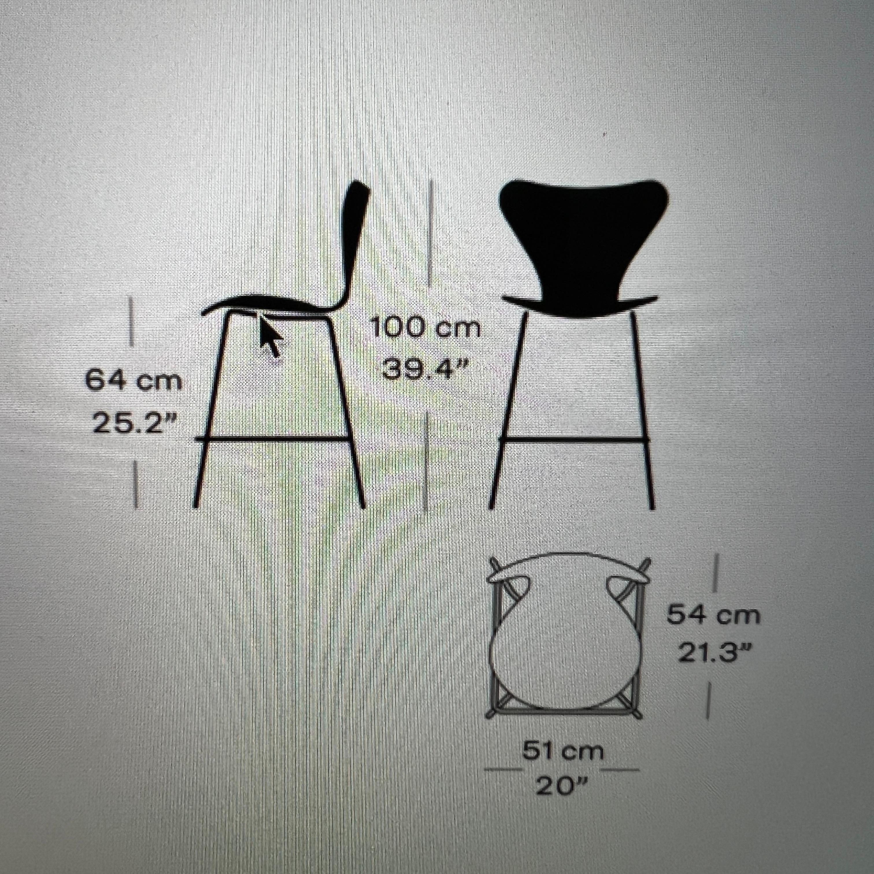 Set of 3 Arne Jacobsen for Fritz Hansen Series 7 Counter Stools in Orange 8