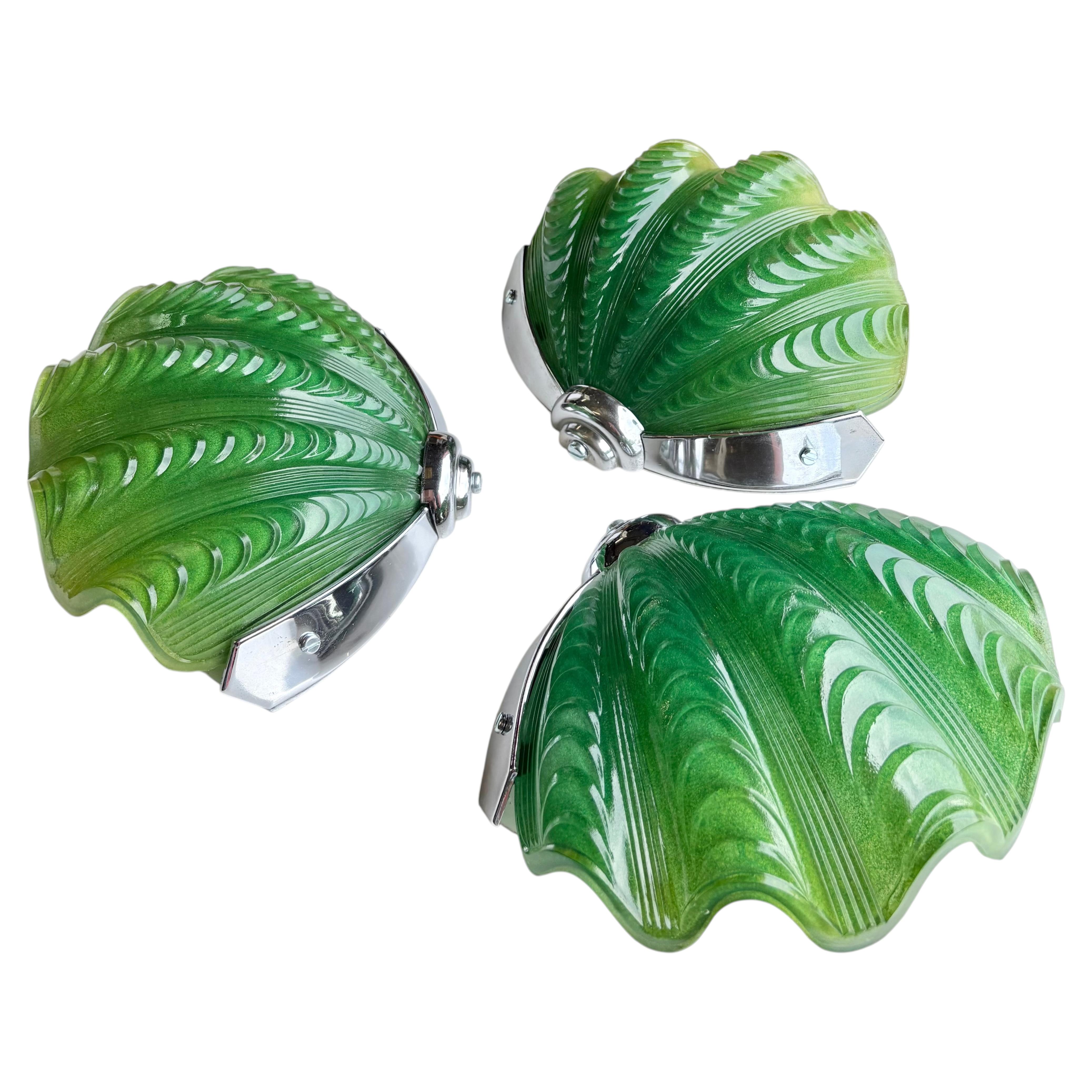 Set of 3 Art Deco Emerald green wall lights For Sale