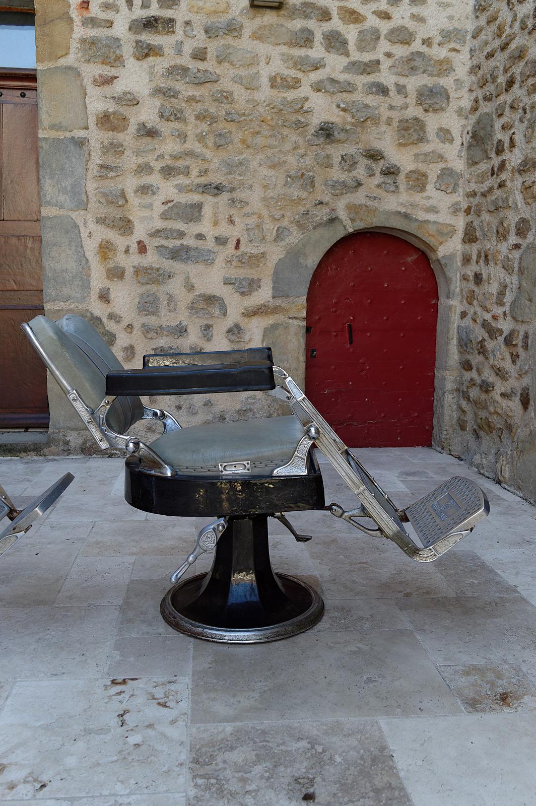Set of 3 Art Deco hairdresser / barber chairs, WITUB, France, circa 1940 For Sale 14