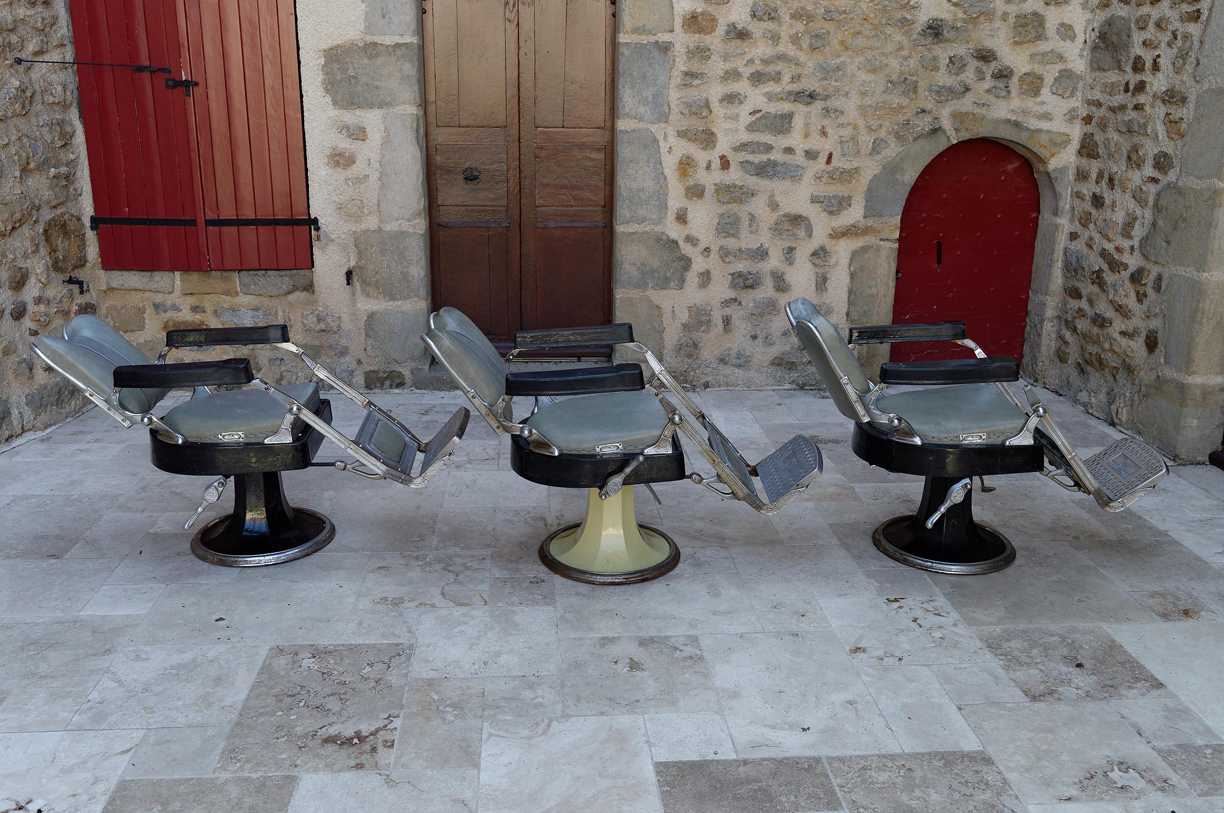 Set of 3 Art Deco hairdresser / barber chairs, WITUB, France, circa 1940 For Sale 1