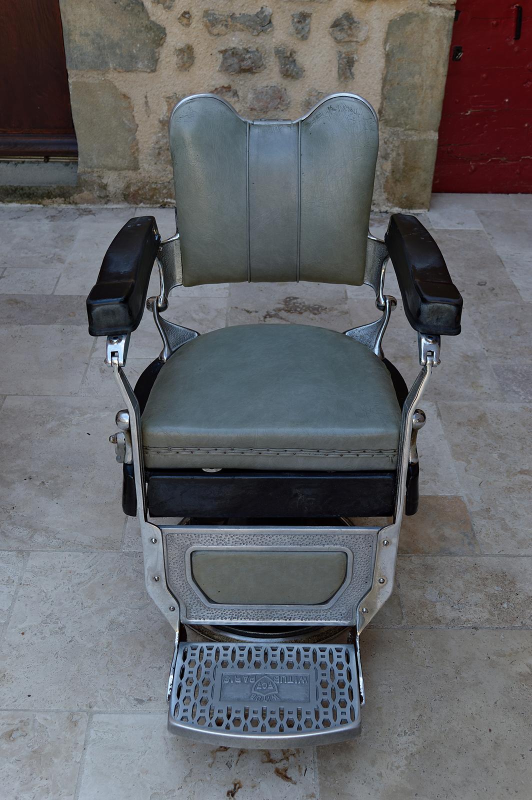 Set of 3 Art Deco hairdresser / barber chairs, WITUB, France, circa 1940 For Sale 2