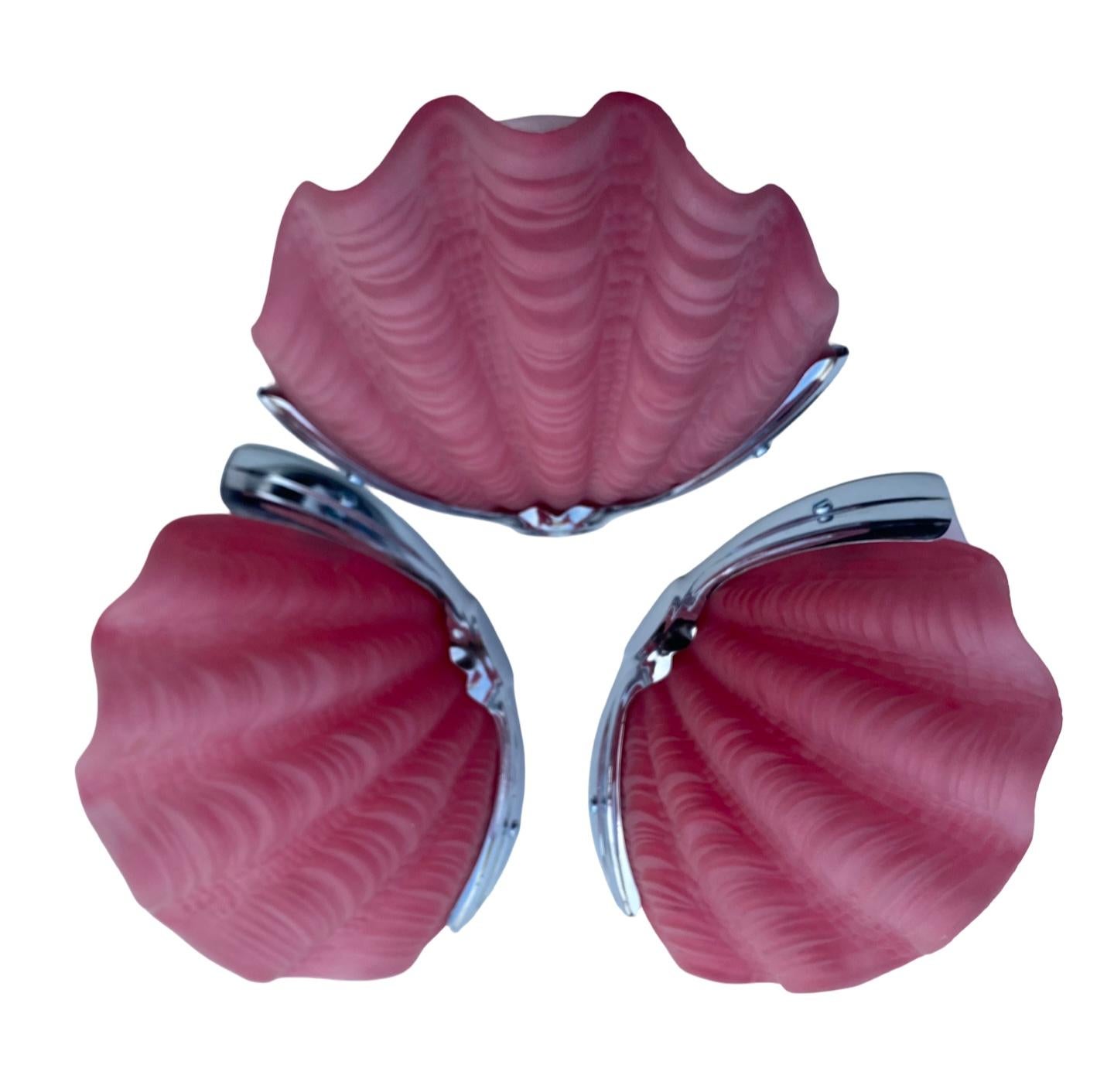 Conjunto de 3 apliques de concha Art Déco en rosa Europeo en venta