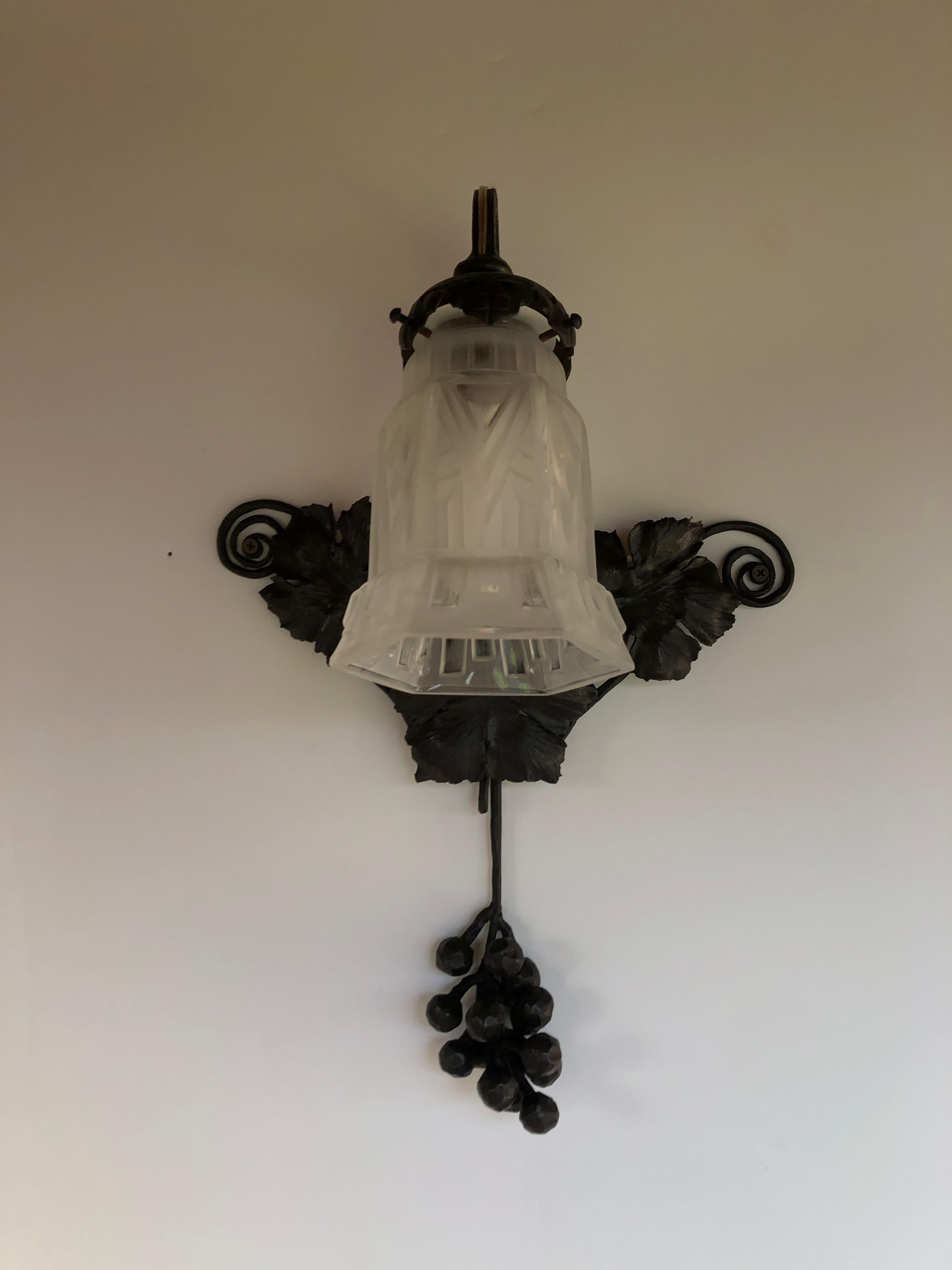 French Set of 3 Art Deco Wall Lights Attributed to Hettier & Vincent For Sale