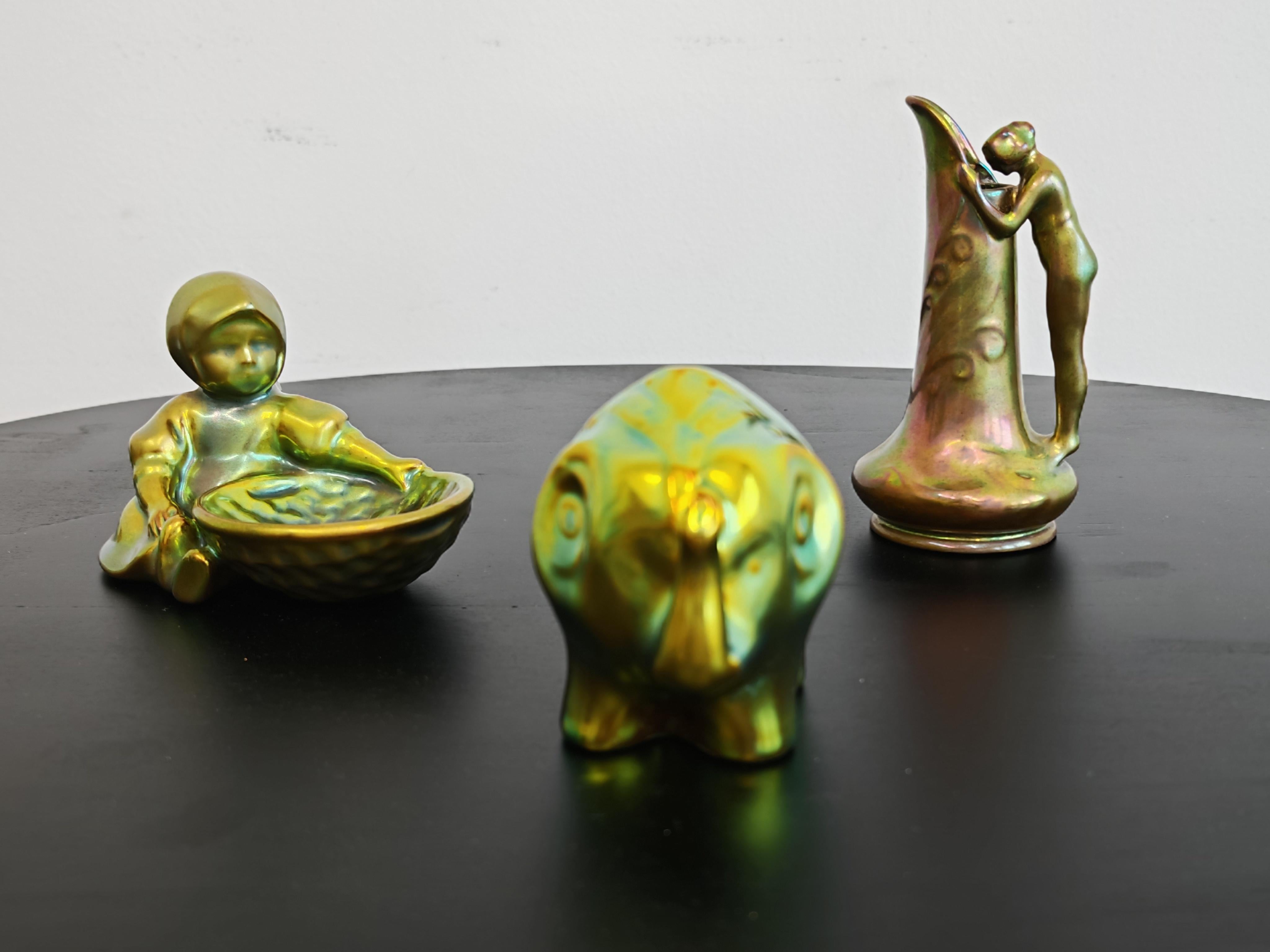 Set di 3 statuette in porcellana verde Art Nouveau di Zsolnay, Ungheria anni '30 in vendita 4