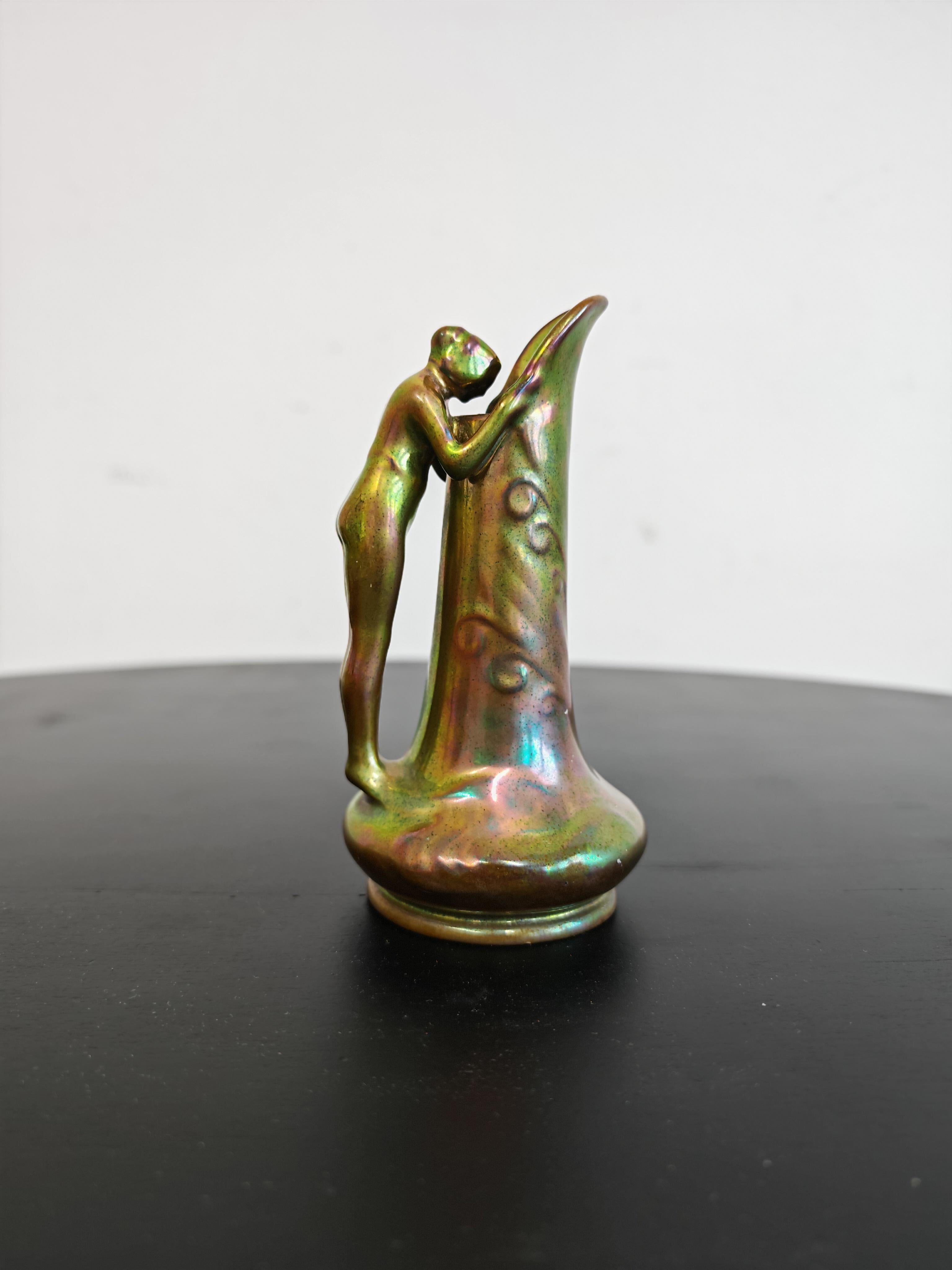 Ungherese Set di 3 statuette in porcellana verde Art Nouveau di Zsolnay, Ungheria anni '30 in vendita