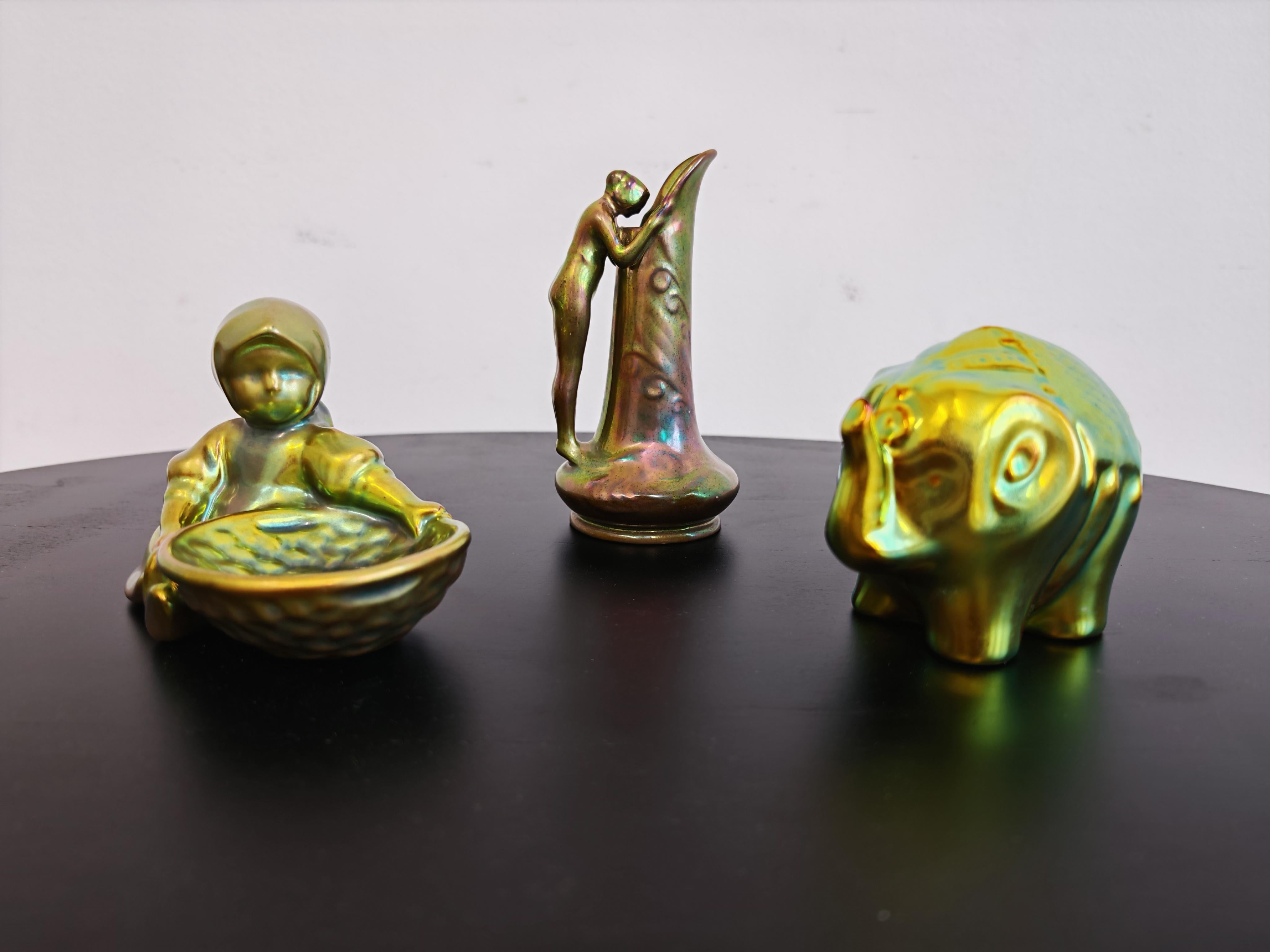 Porcellana Set di 3 statuette in porcellana verde Art Nouveau di Zsolnay, Ungheria anni '30 in vendita