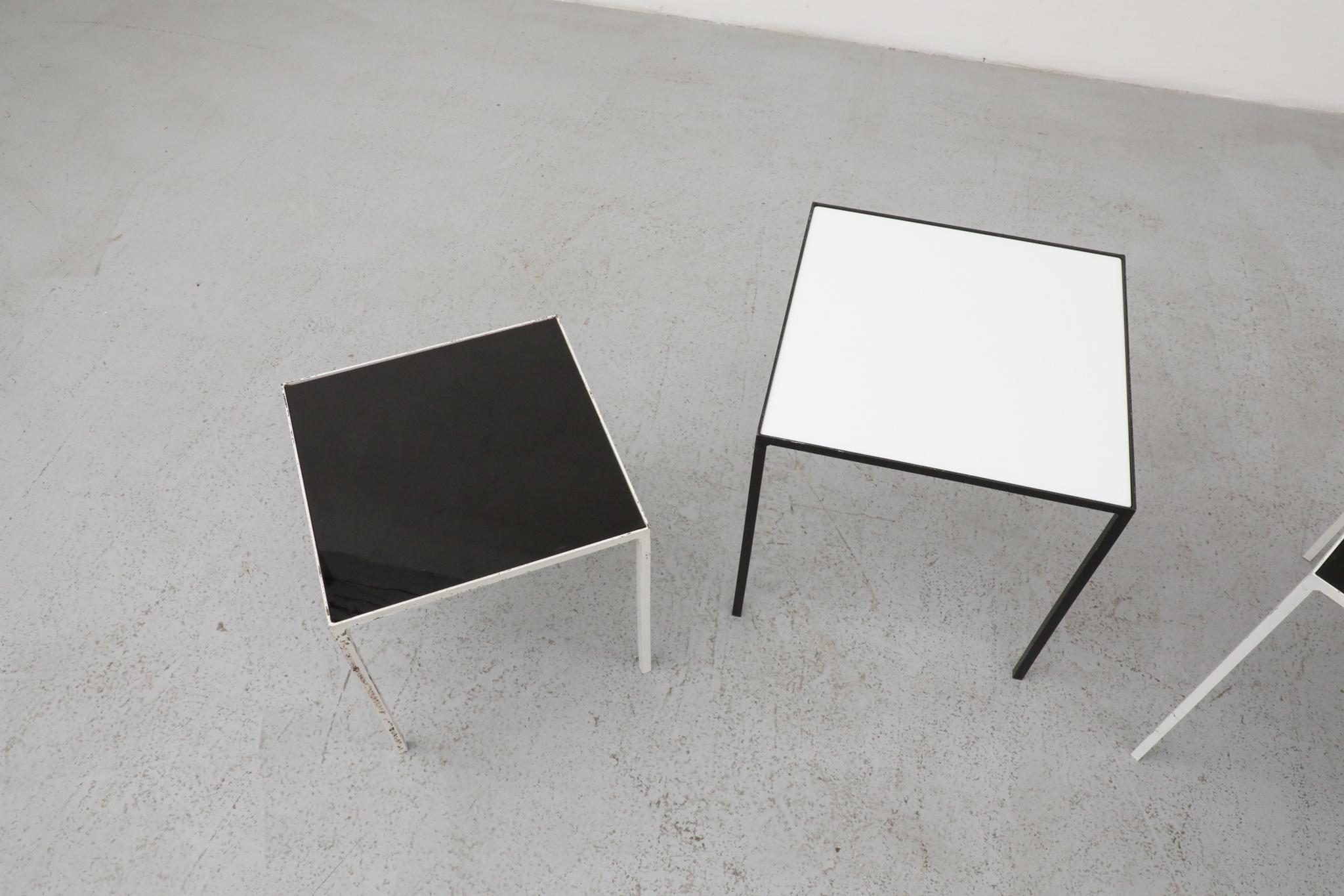Ensemble de 3 tables gigognes Artimeta noires et blanches avec verre inséré en vente 3