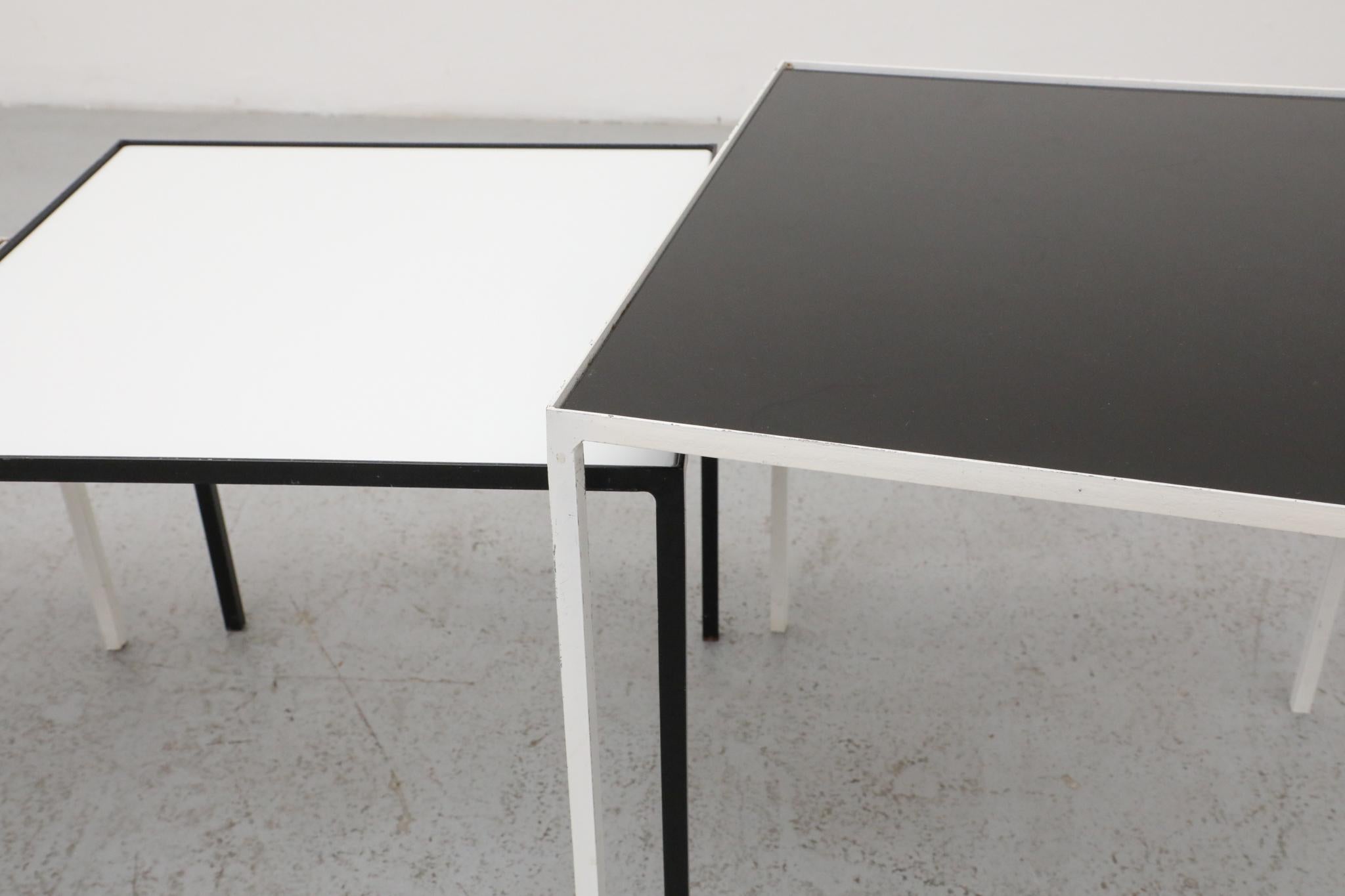 Ensemble de 3 tables gigognes Artimeta noires et blanches avec verre inséré en vente 6