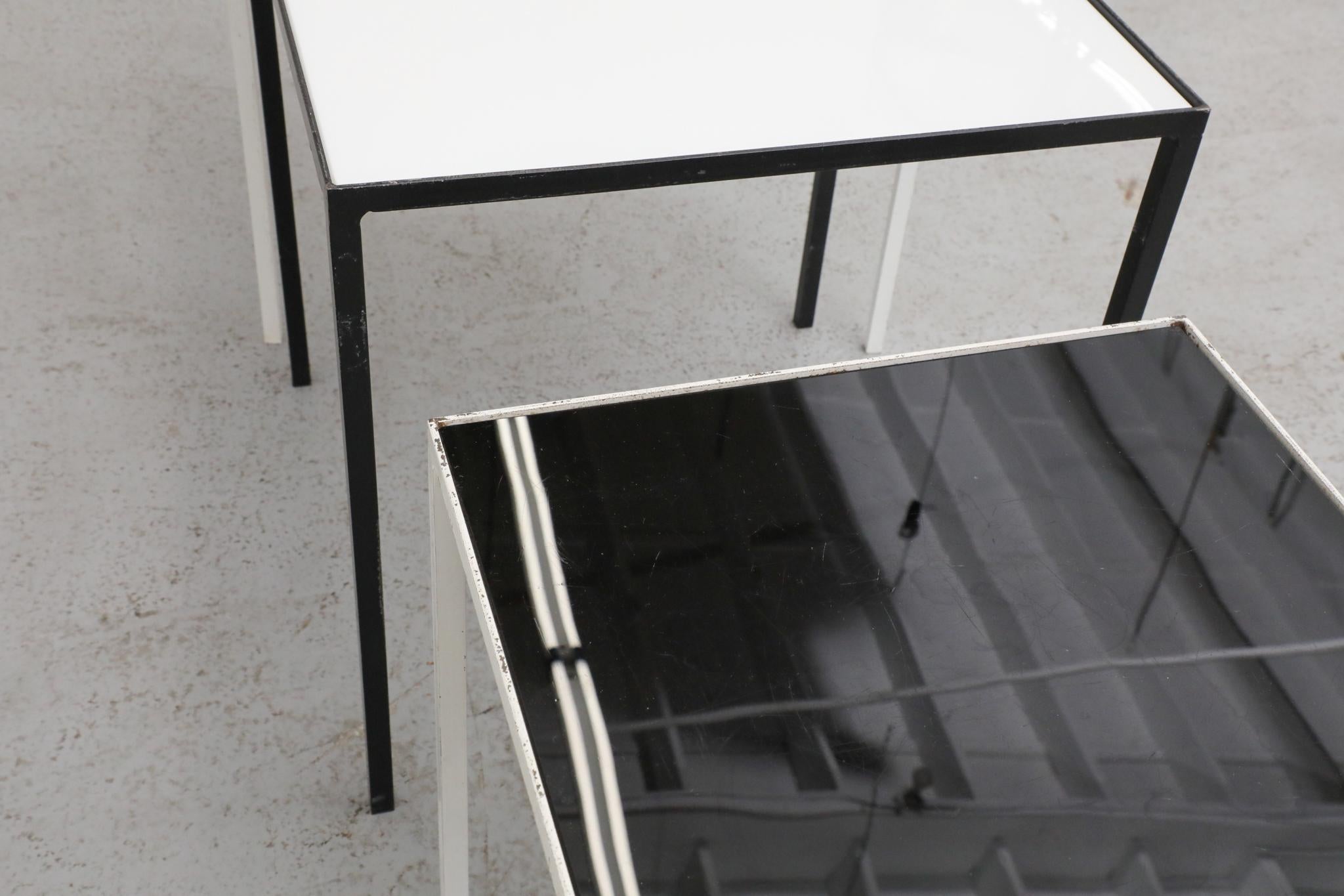 Ensemble de 3 tables gigognes Artimeta noires et blanches avec verre inséré en vente 8