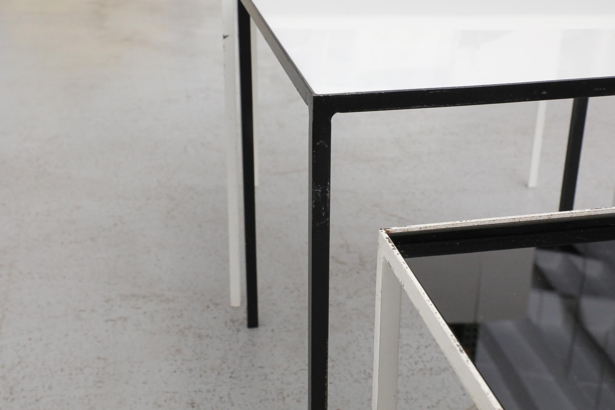 Ensemble de 3 tables gigognes Artimeta noires et blanches avec verre inséré en vente 9