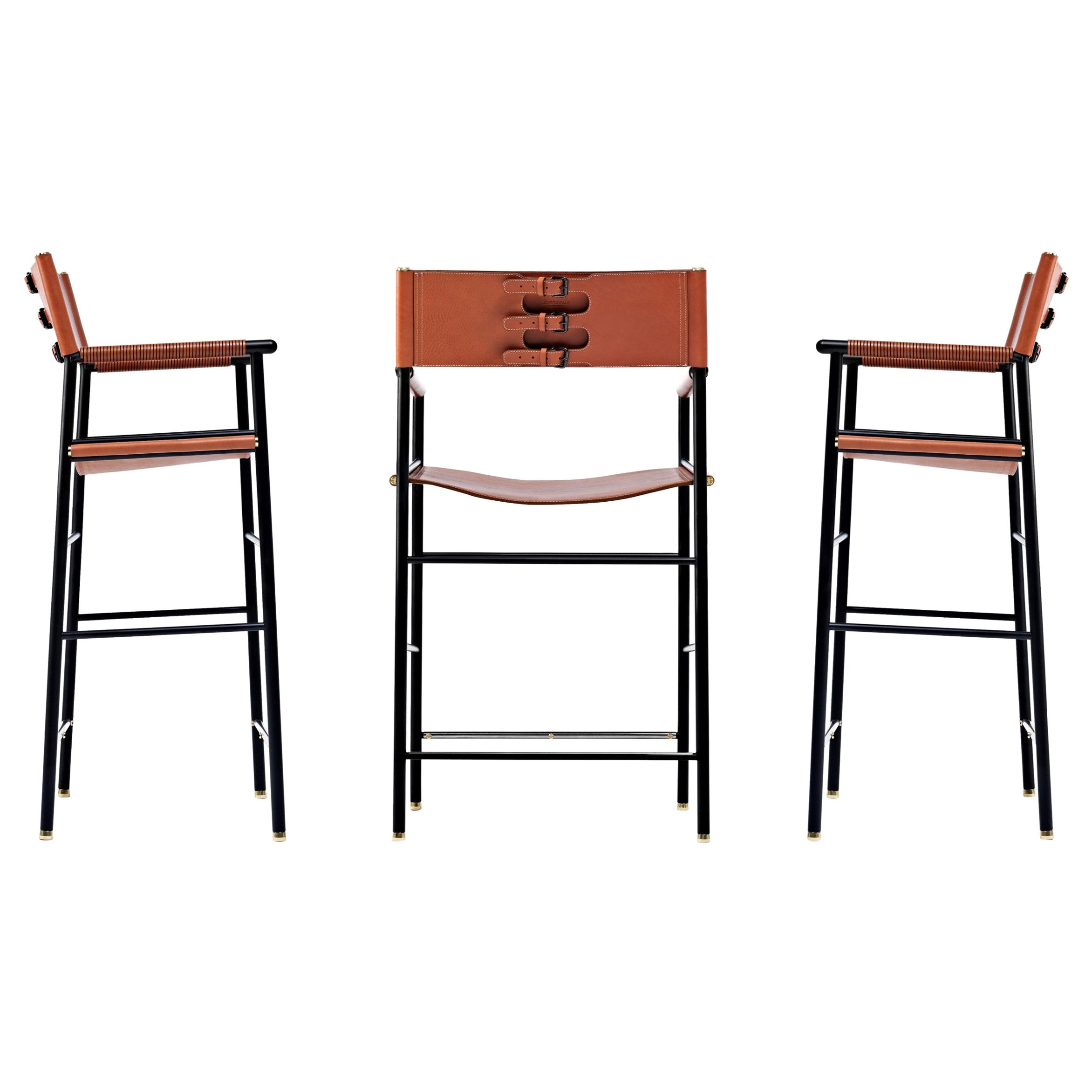 Set di 3 sgabelli da bar Artisan con schienale in pelle naturale Tan e metallo in gomma nera in vendita