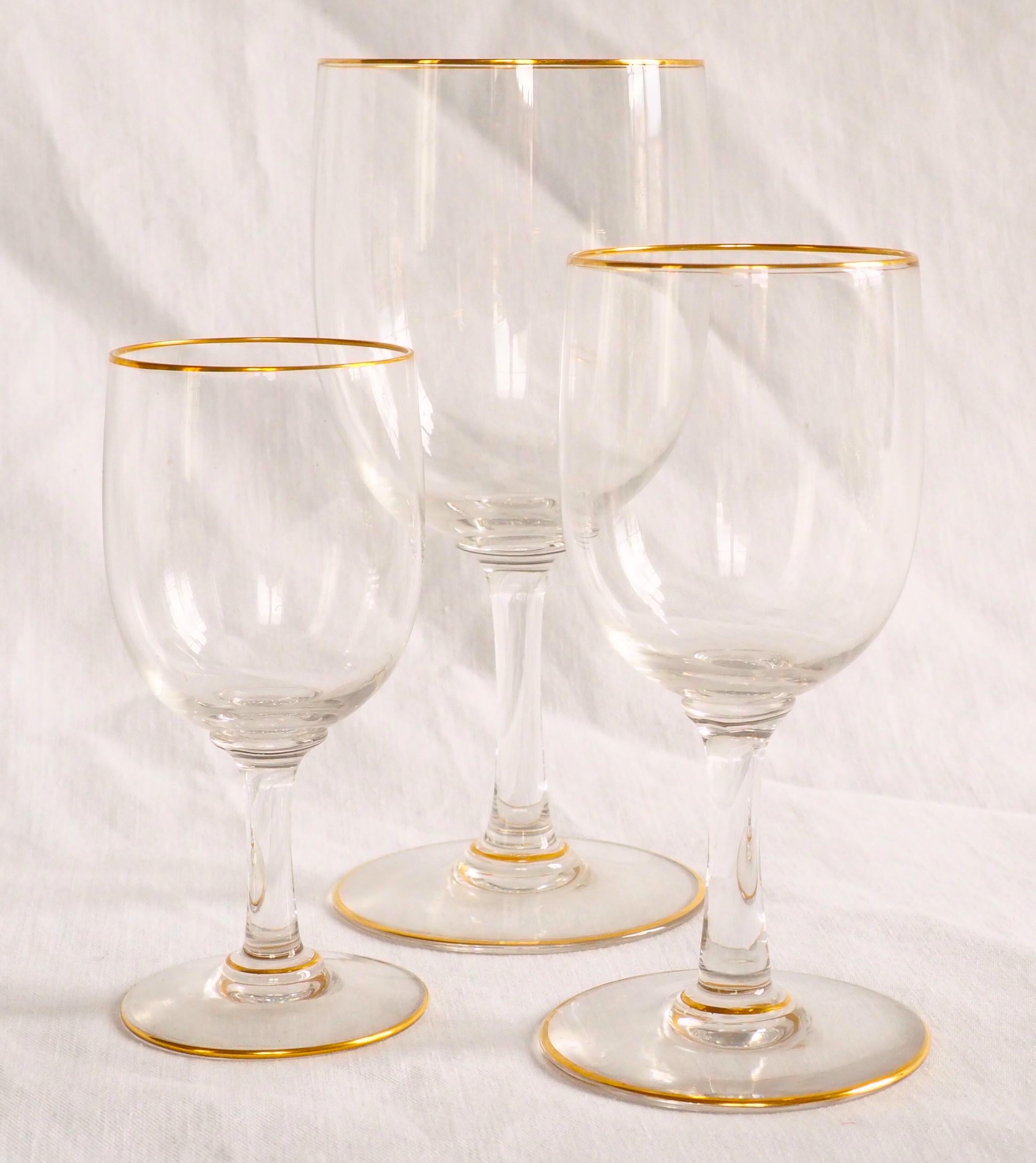 Set of 3 Baccarat crystal glasses, so-called Perfection model, composed of :
- 1 water glass (15.6cm high)
- 1 wine glass (12.5cm high)
- 1 water glass (10.9cm high)
15 sets of three are available, to make a more complete set.

Perfection is one of