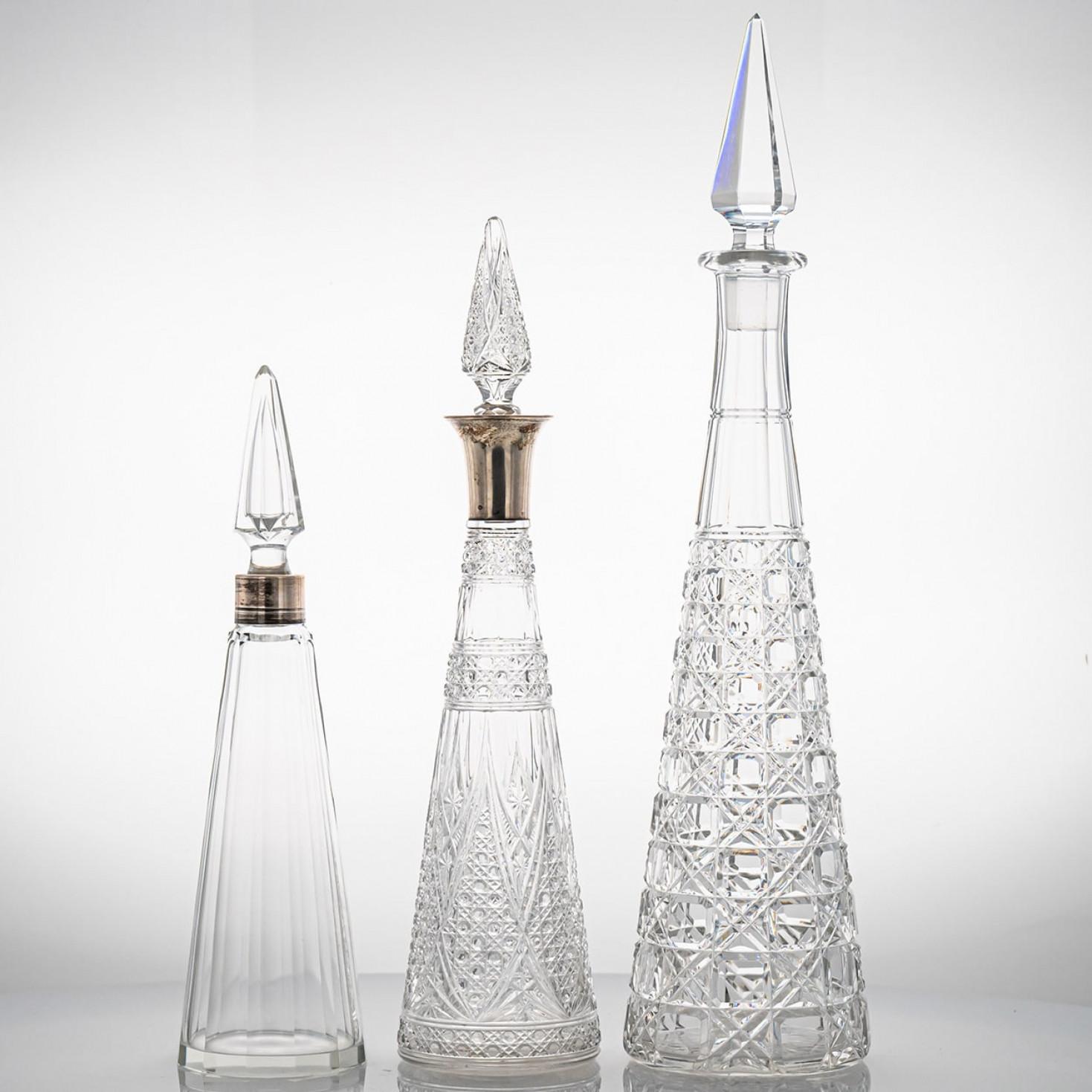 Set of 3 Baccarat Structured Clear Crystal Glass Carafes, France (Kristall) im Angebot