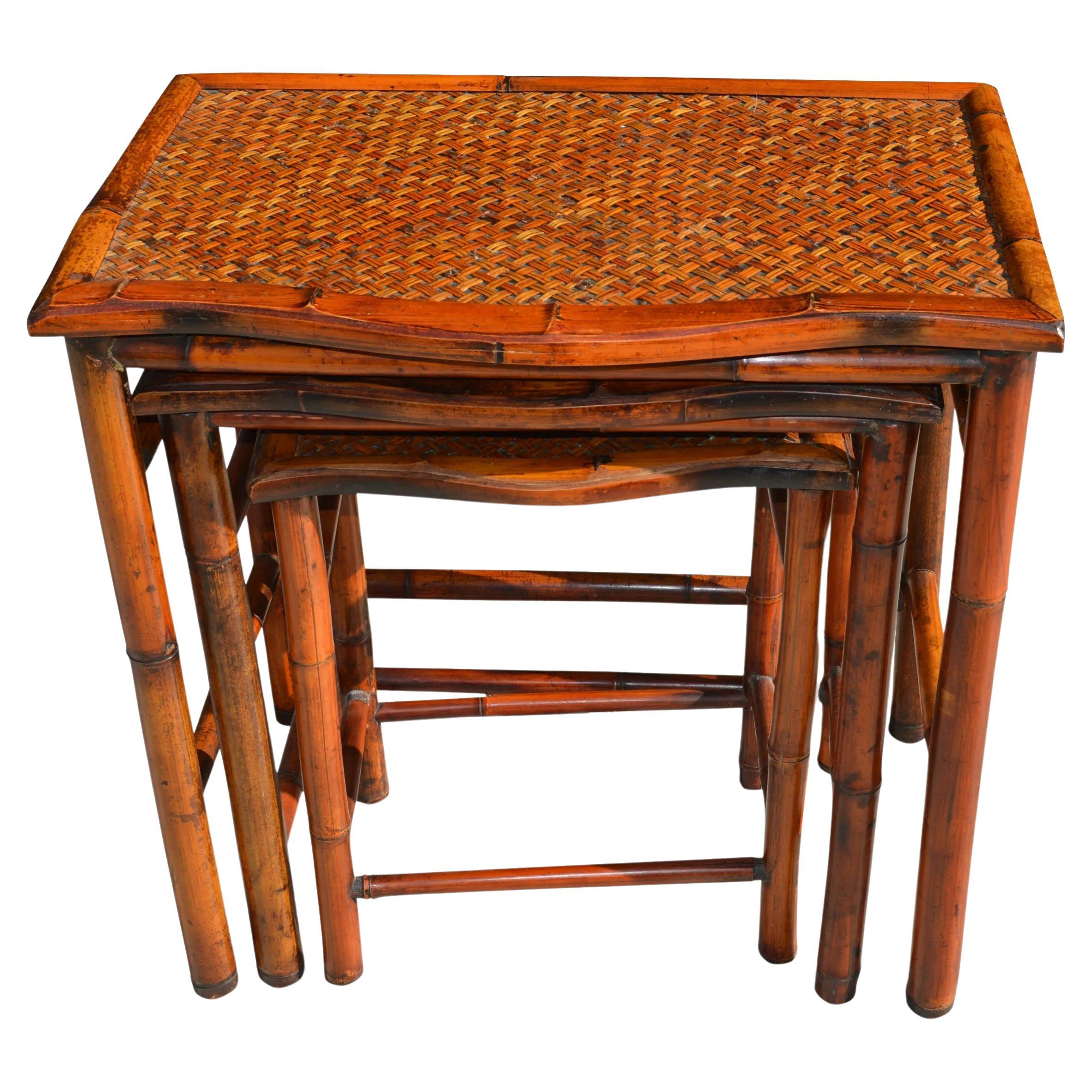 Bambou vintage et canne tressée à la main.
tables gigognes ou tables empilables.
Il s'agit d'un set de 3, conçu de manière complexe et fabriqué à la main en bambou et en canne tressée. Un complément idéal pour n'importe quelle pièce.



