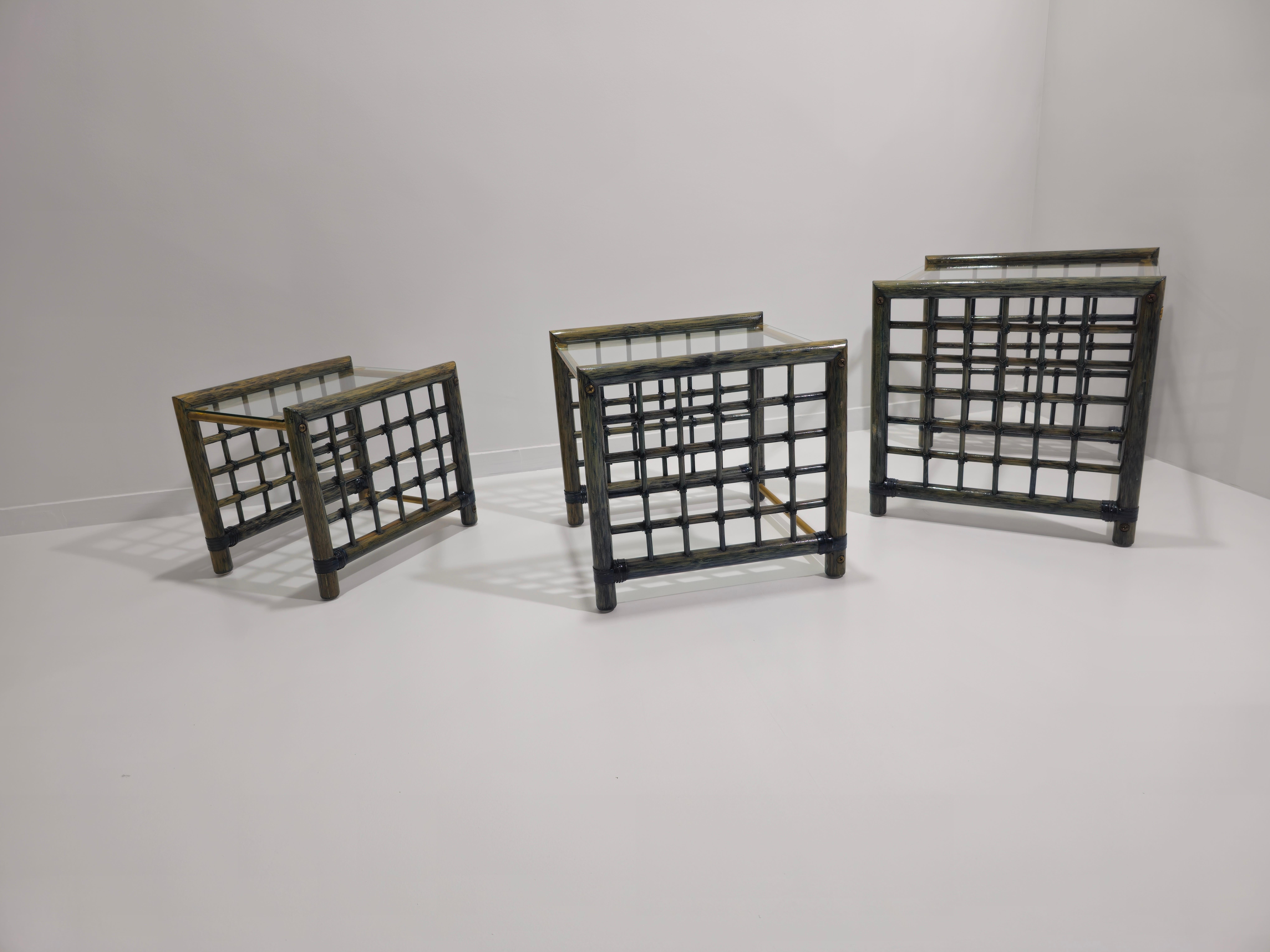 Ensemble de 3 tables gigognes en bambou avec plateau en verre Italie mi-siècle moderne 1970 en vente 12