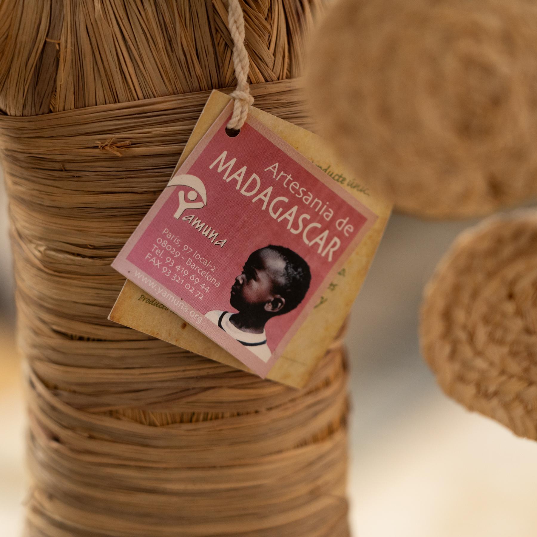 Set of 3 Baobabs from Madagascar in Raffia, circa 2000 For Sale 8