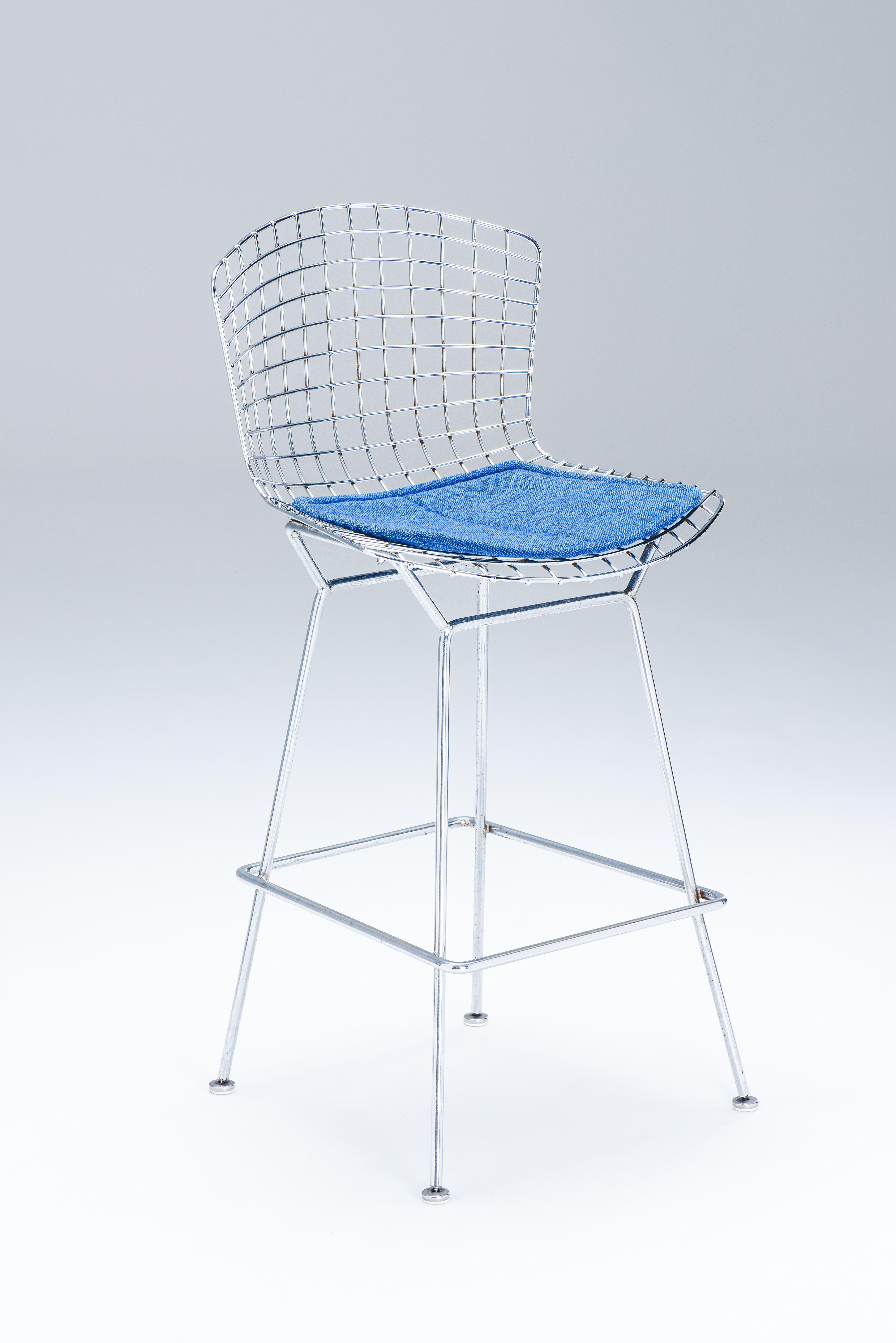 Mid-Century Modern Set of 3 Bar Stools - Harry Bertoia For Sale