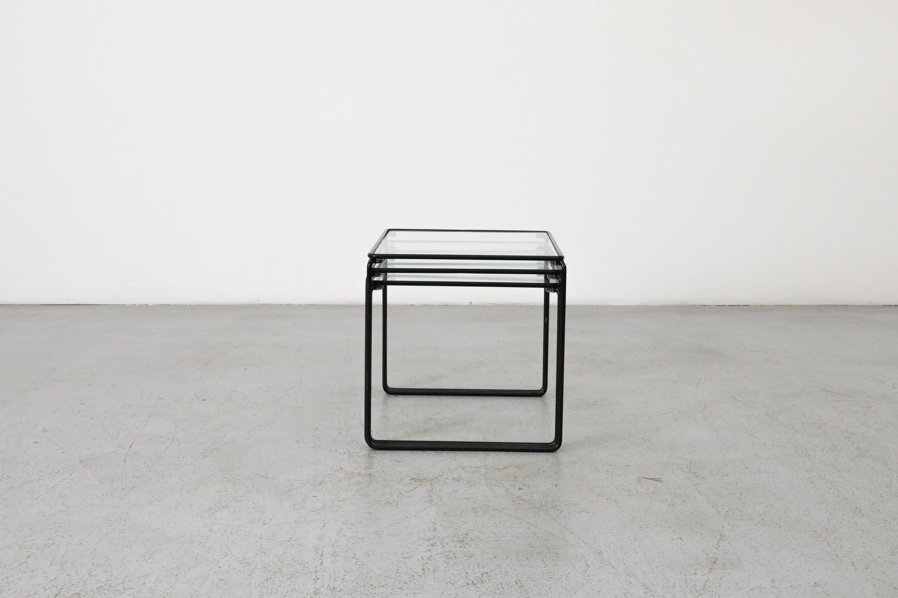 Juego de 3 Mesas Nido Minimalistas Estilo Bauhaus/Breuer con Alambre y Cristal Negros Holandés en venta