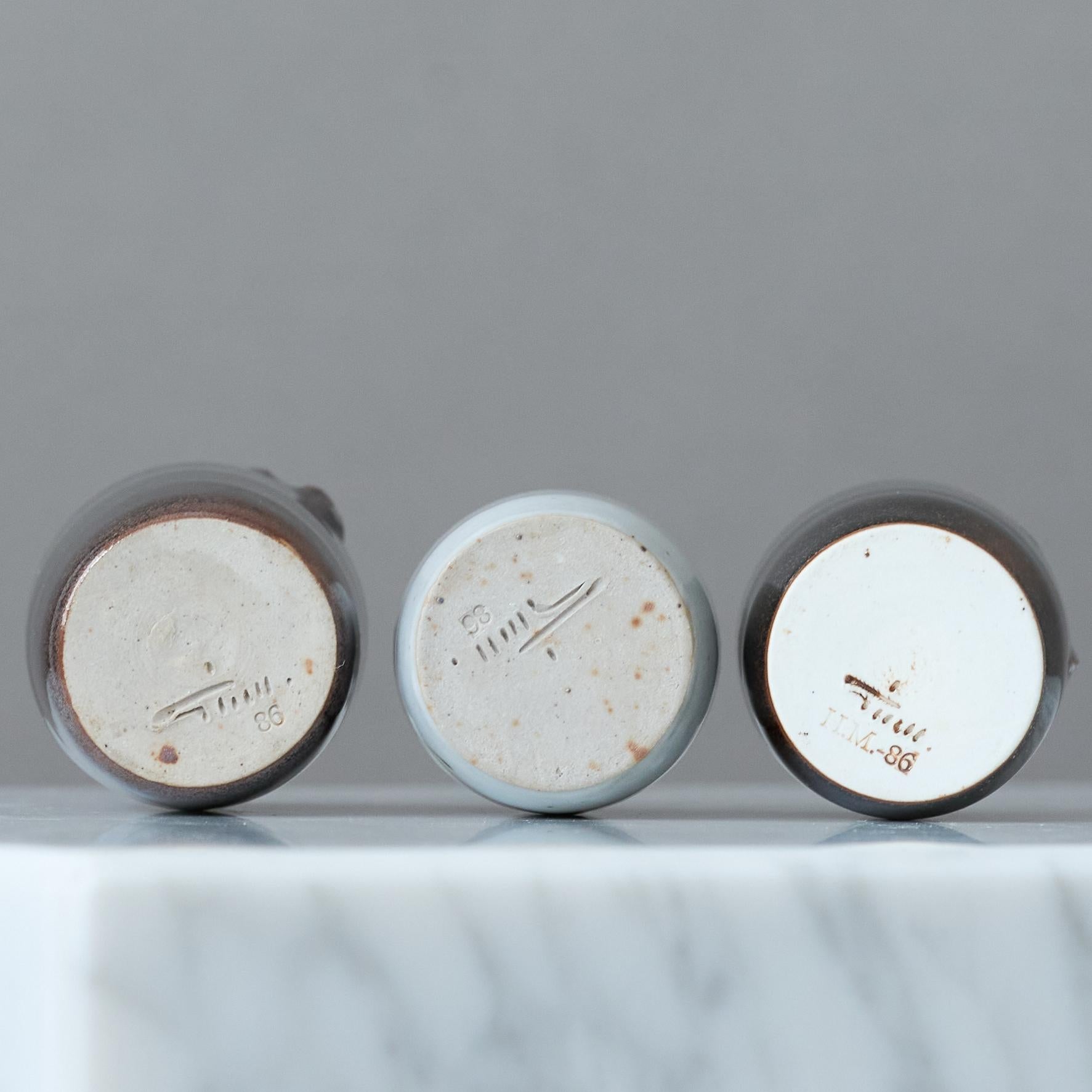 Set of 3 Beautiful Stoneware Vases by Swedish Ceramist Claes Thell, 1986 For Sale 1