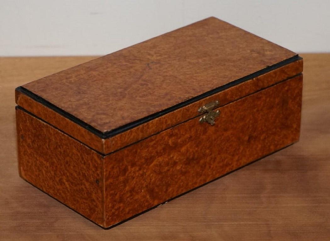 Fatto a mano Set di 3 bellissimi contenitori per il cucito in radica di noce d'epoca in vendita
