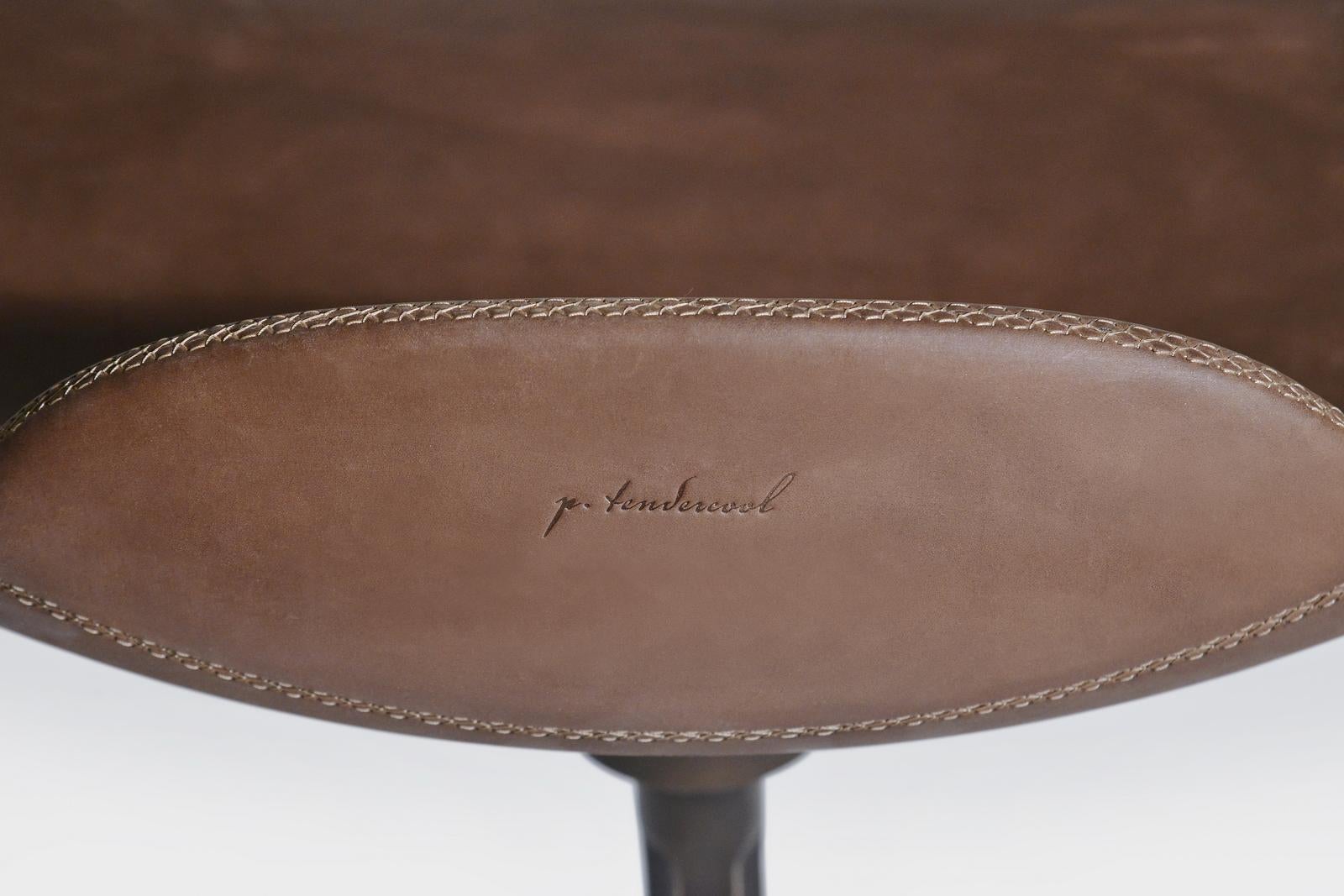 Set di 3 sgabelli girevoli da banco Bespoke, pelle, ottone di P. Tendercool in vendita 2
