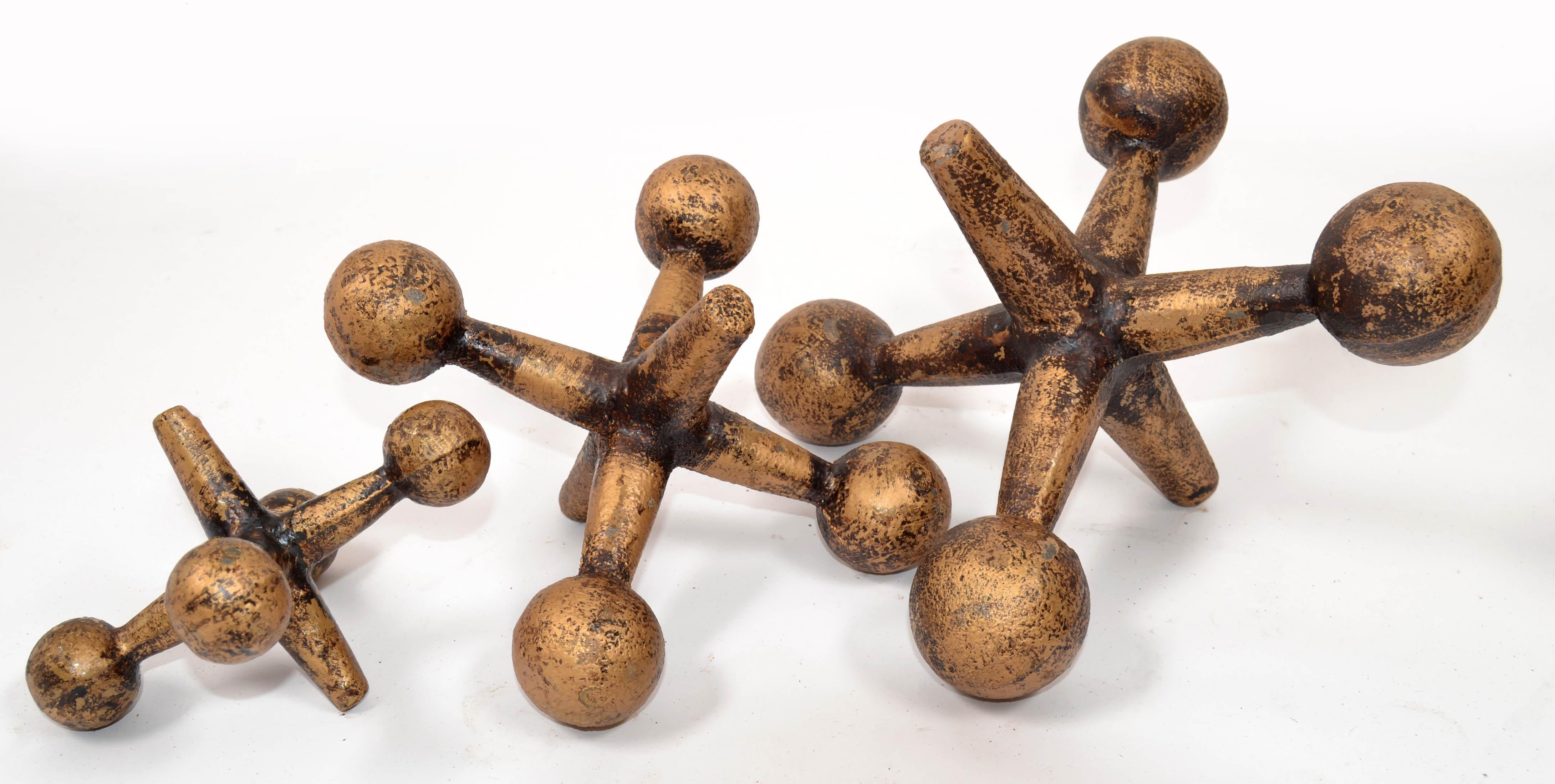 Americano Set di 3 sculture di Jacks in ghisa rifinite in bronzo dorato Bill Curry Atomic Age in vendita