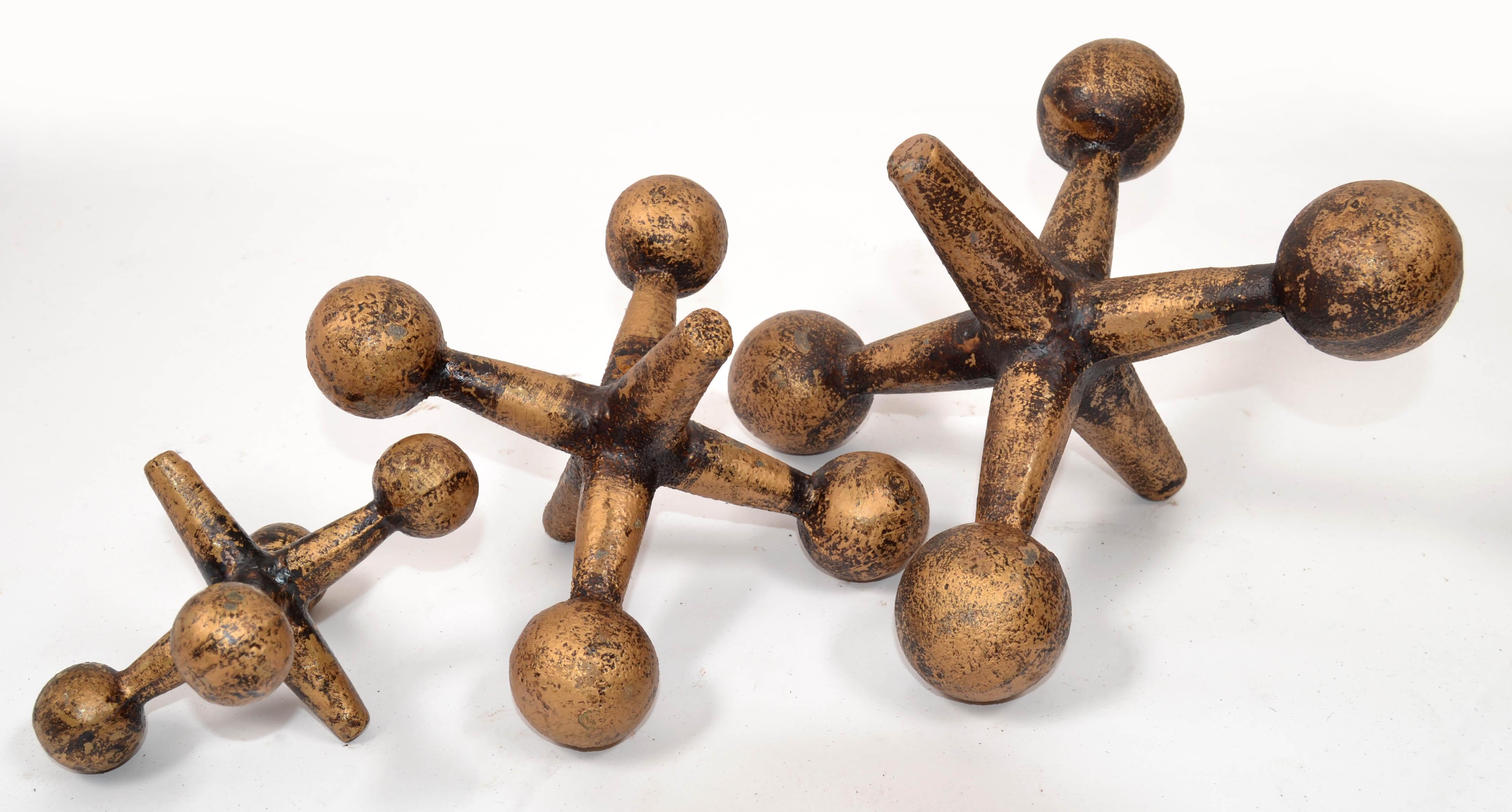 Calco Set di 3 sculture di Jacks in ghisa rifinite in bronzo dorato Bill Curry Atomic Age in vendita